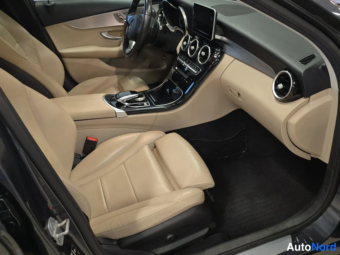Harmaa Mercedes-Benz C 2015, etuistuimet, kuva 12