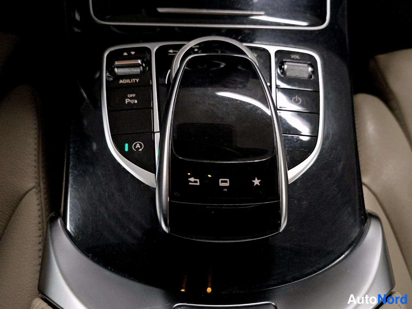 Harmaa Mercedes-Benz C 2015, yksityiskohta, kuva 17