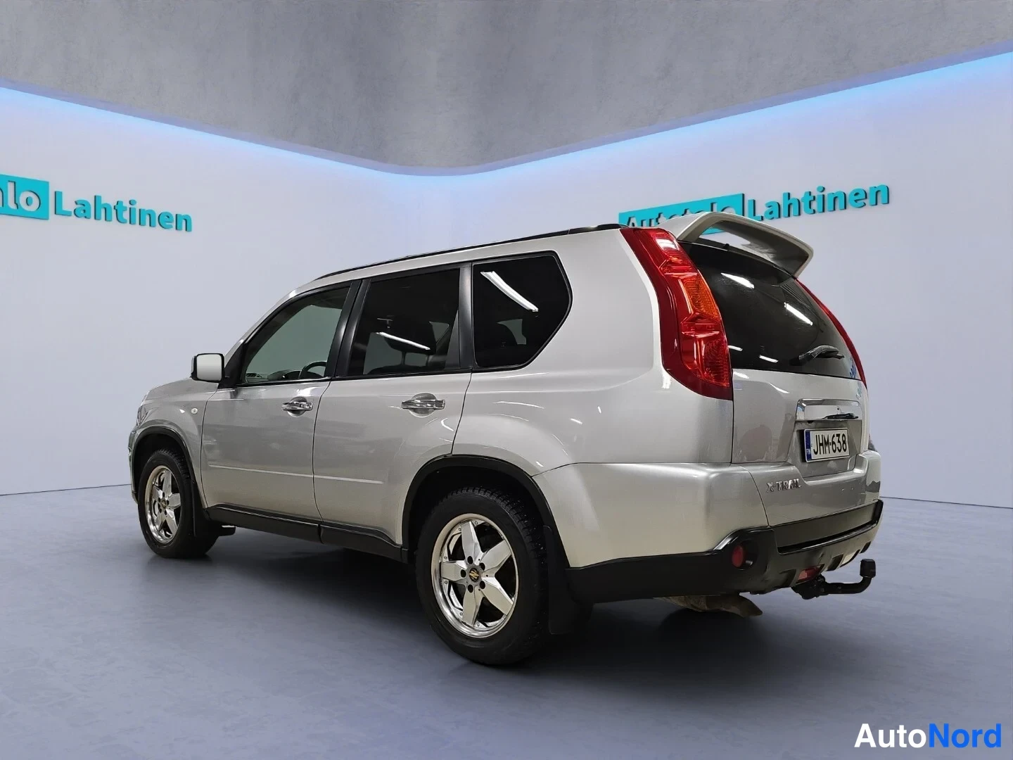 Silver Nissan X-Trail 2008, snett bakifrån, bild 6