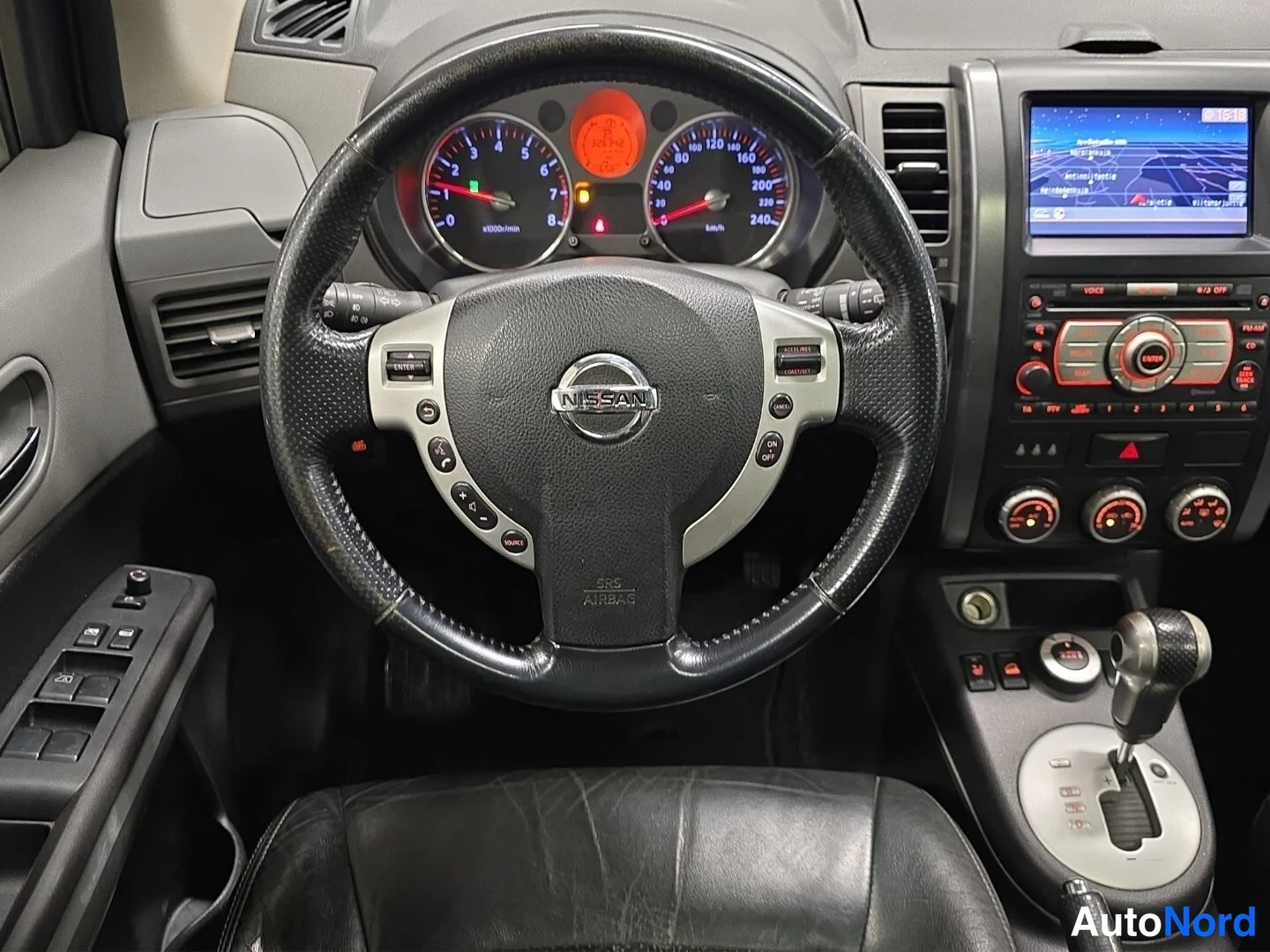 Silver Nissan X-Trail 2008, detalj, bild 14