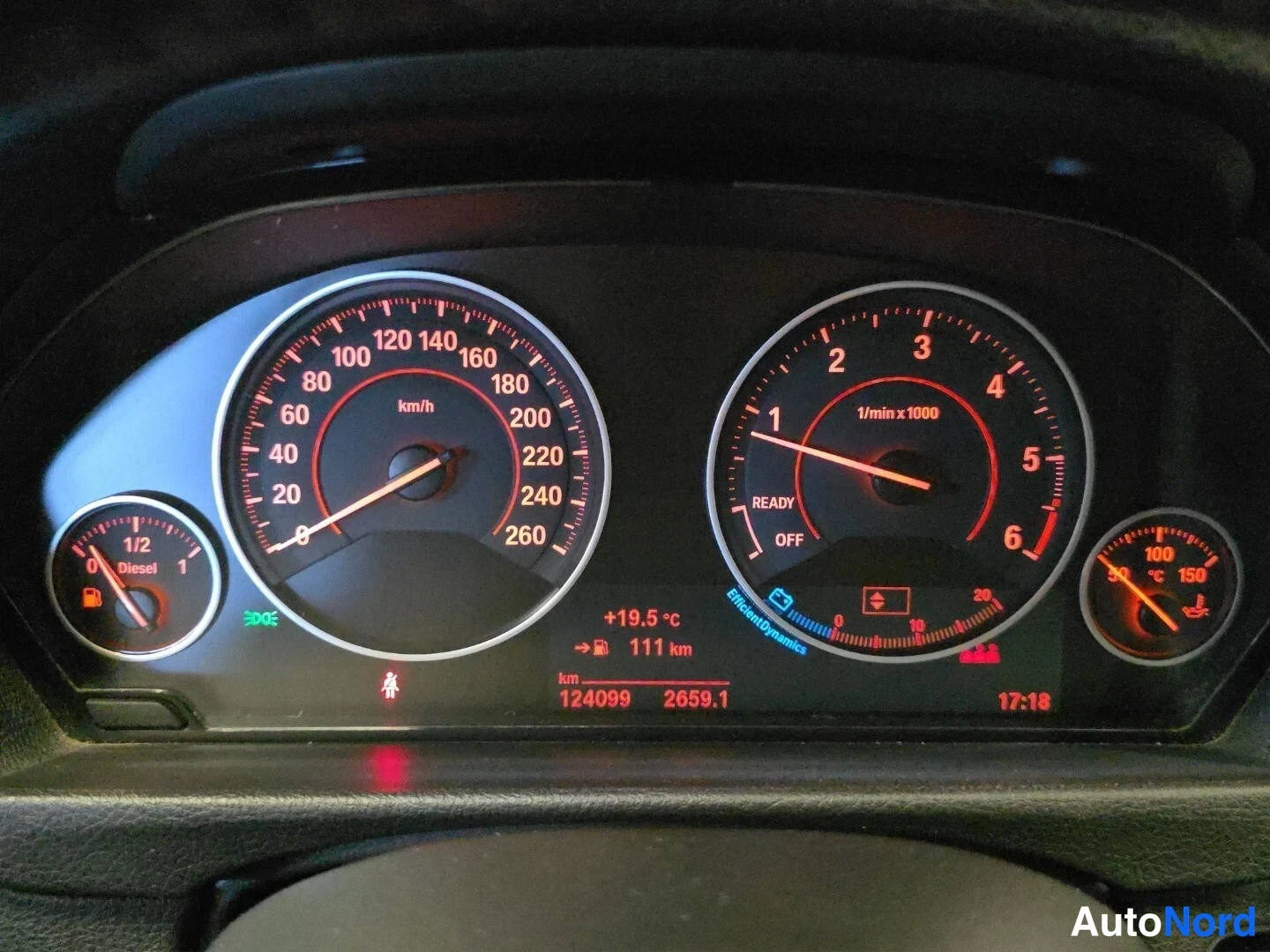 Vit BMW 320d xDrive 2017, detalj, bild 15