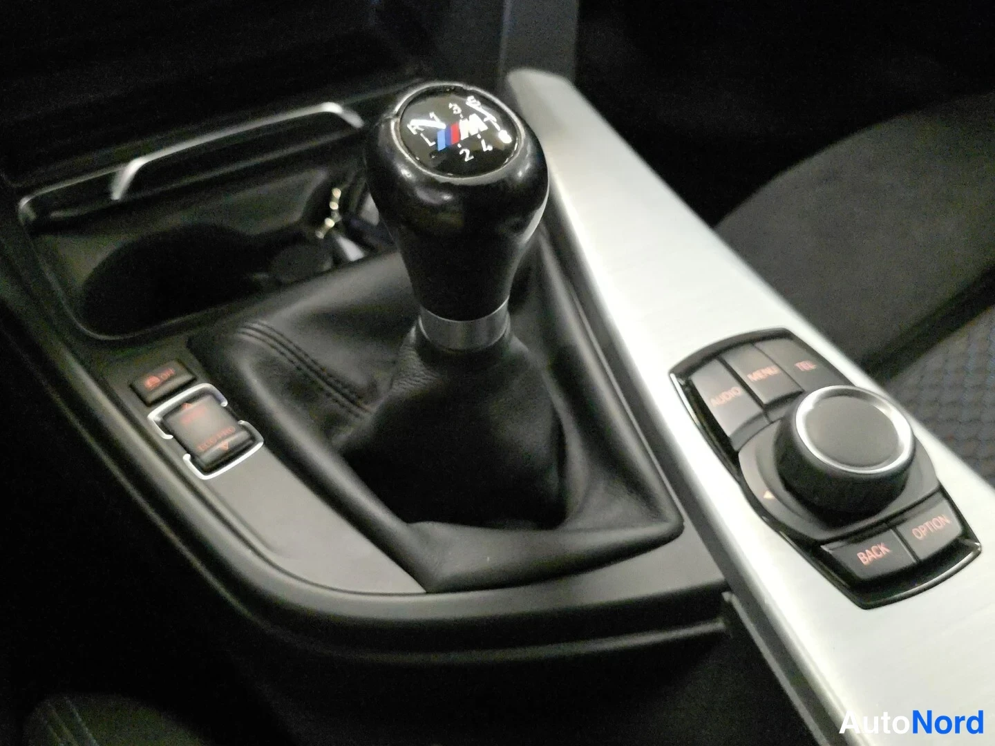 Vit BMW 320d xDrive 2017, detalj, bild 17