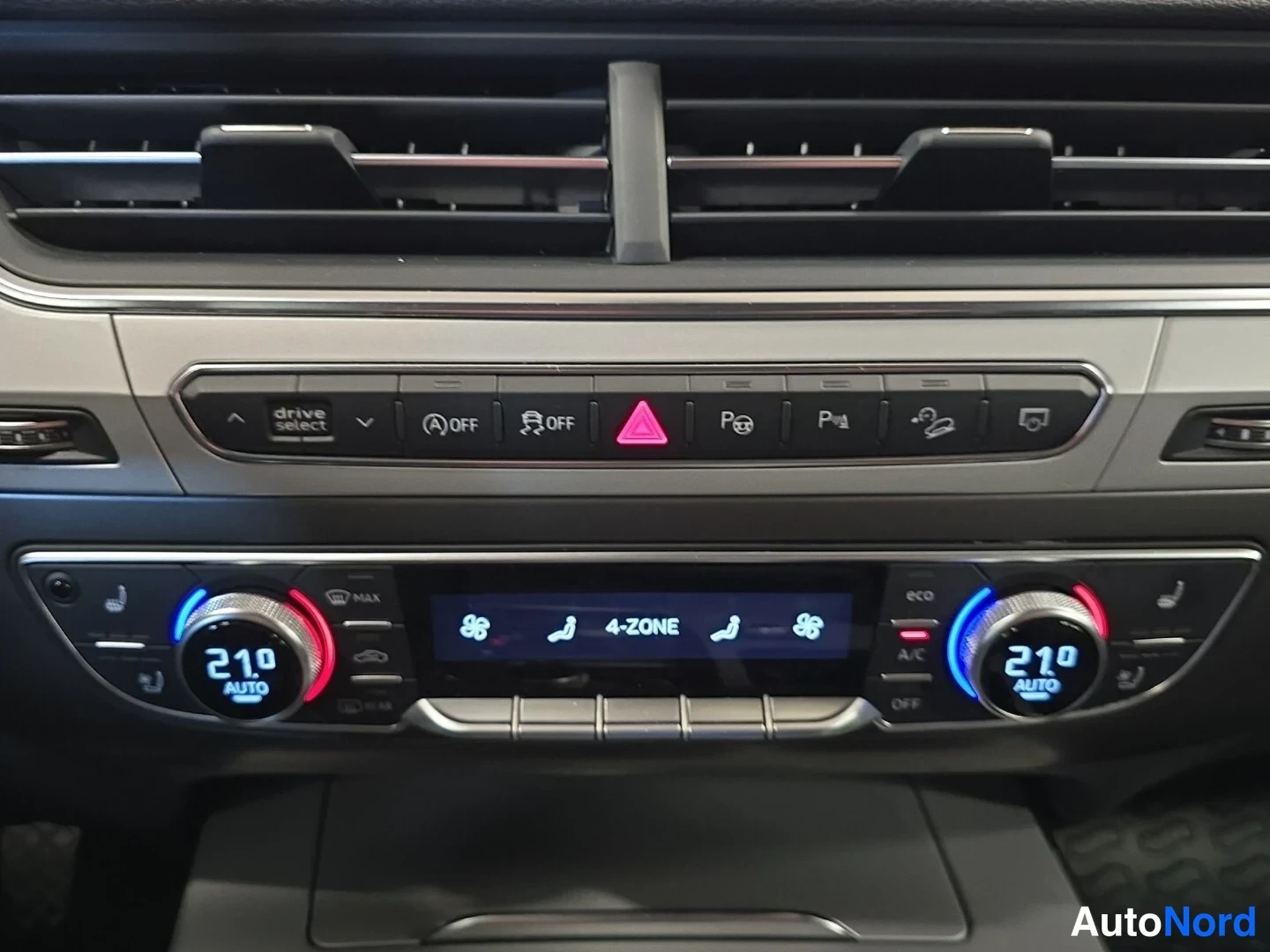 Ruskea Audi Q7 2018, yksityiskohta, kuva 17