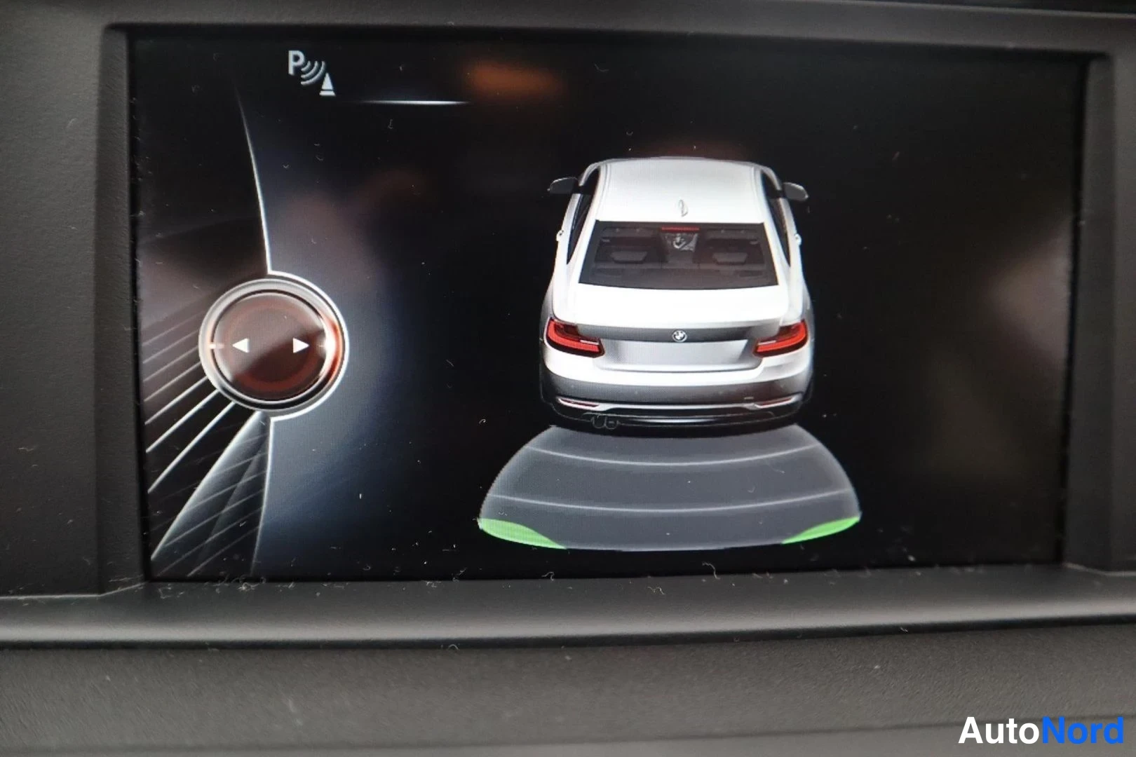Punainen BMW 220i 2015, yksityiskohta, kuva 27