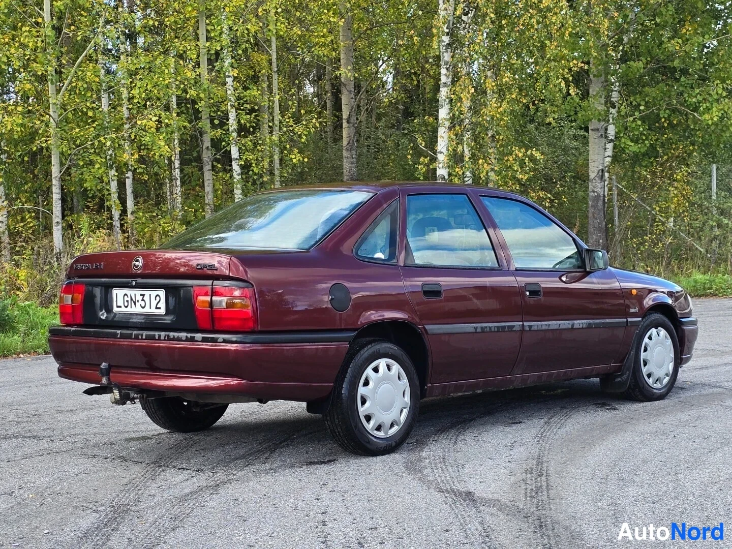 Punainen Opel Vectra 1995, takaviisto, kuva 5