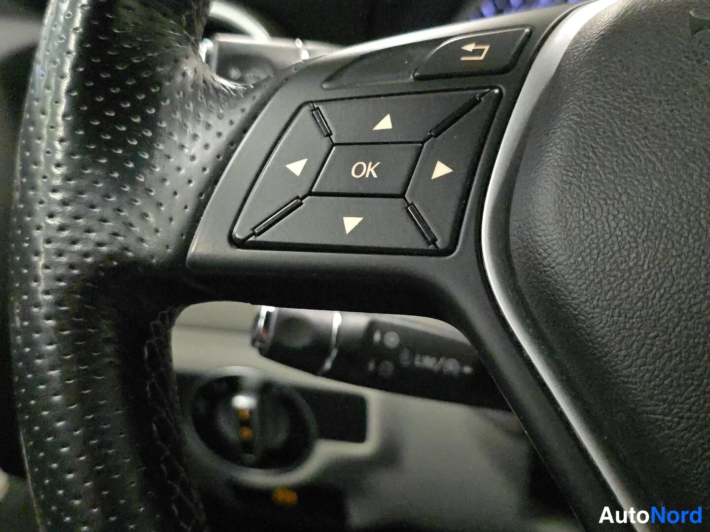 Sininen Mercedes-Benz A 2013, yksityiskohta, kuva 19