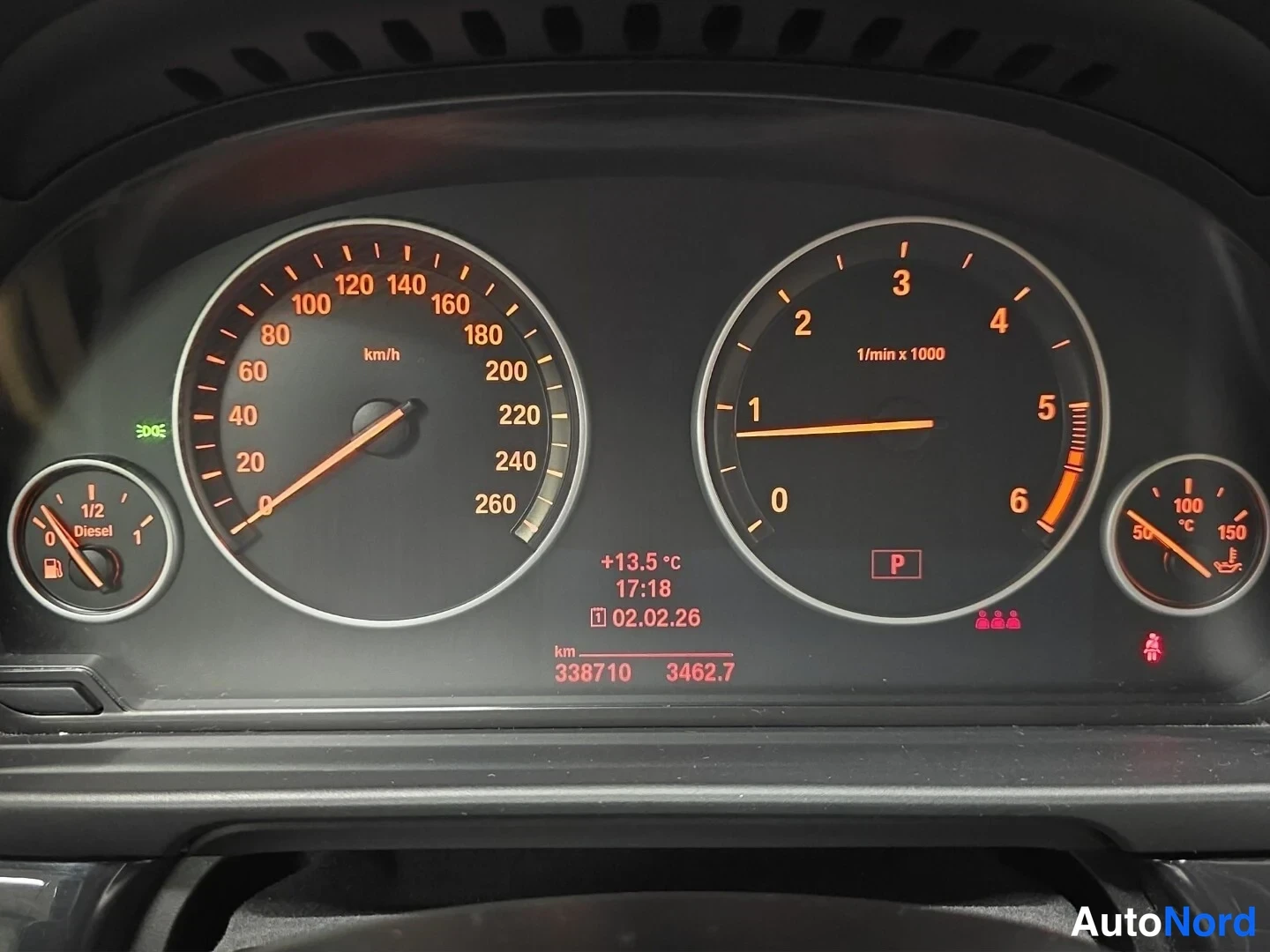 Harmaa BMW 520d xDrive 2014, yksityiskohta, kuva 16