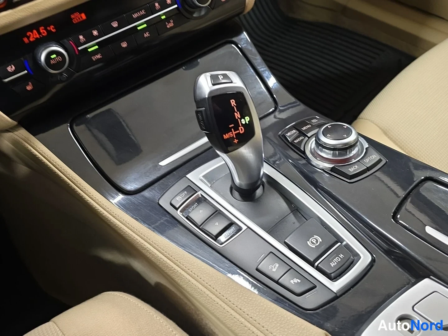 Harmaa BMW 520d xDrive 2014, yksityiskohta, kuva 21