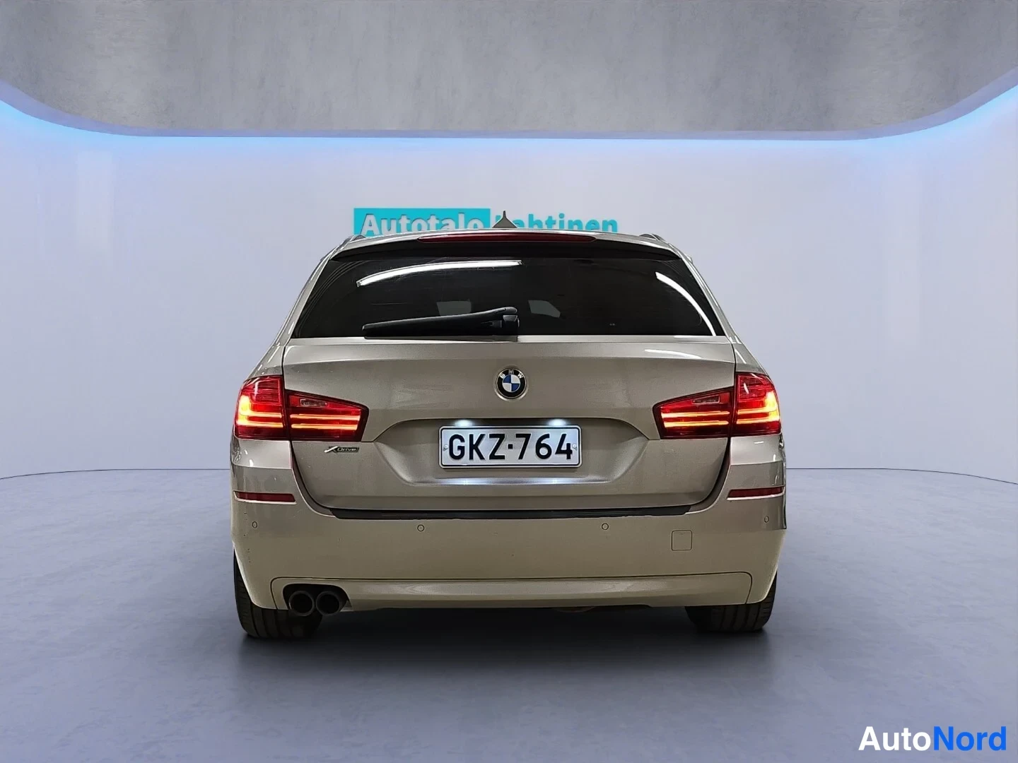 Harmaa BMW 520d xDrive 2014, takaa, kuva 8