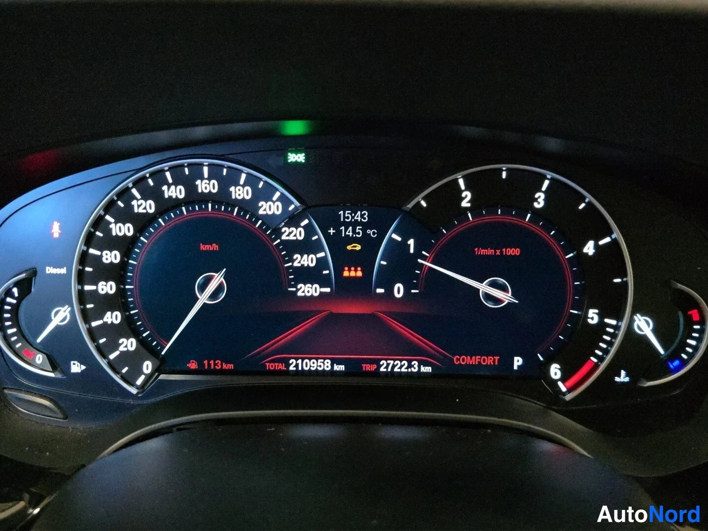 Valkoinen BMW 520d 2018, yksityiskohta, kuva 15
