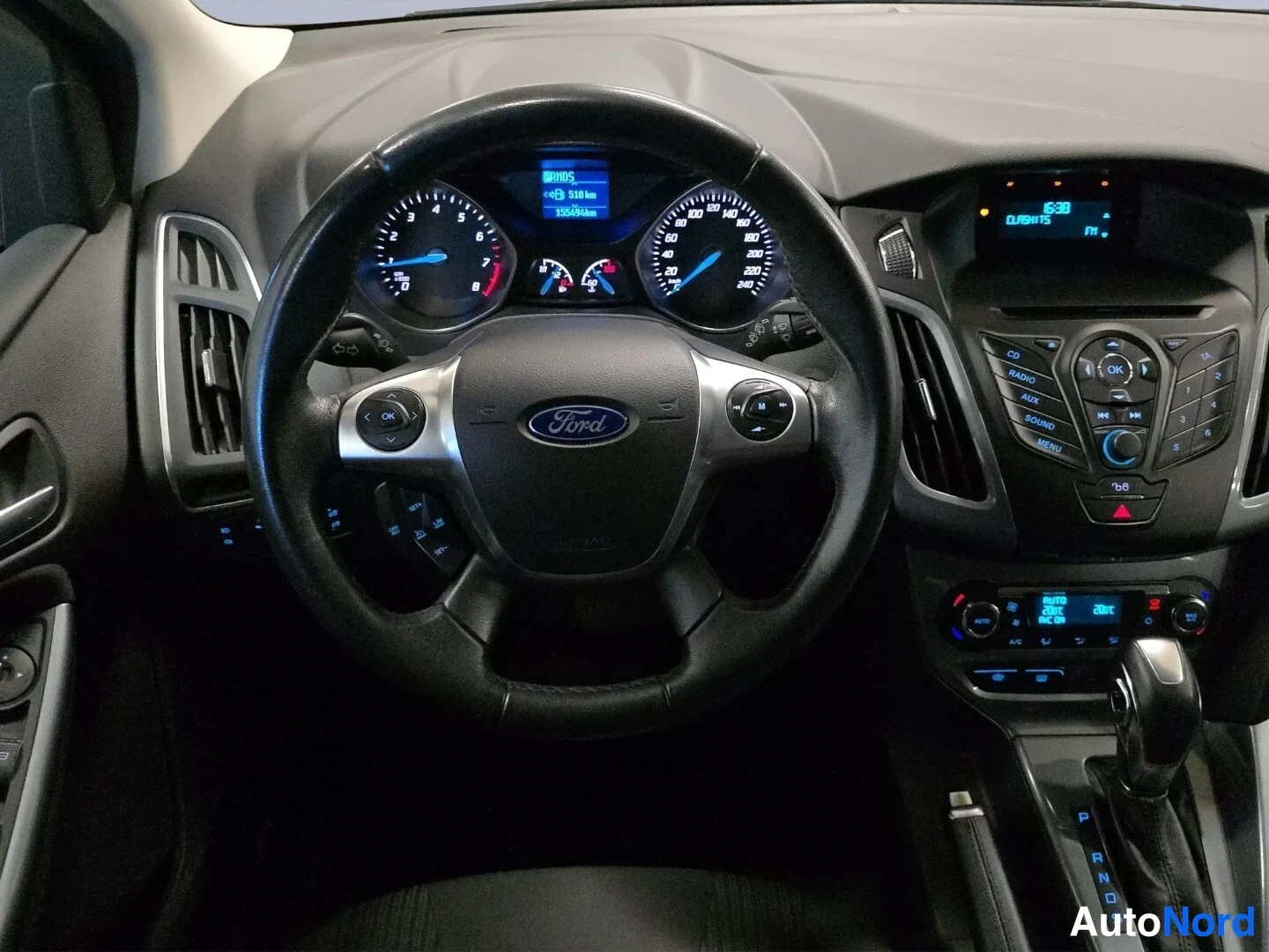 Svart Ford Focus 2014, förarplats, bild 10