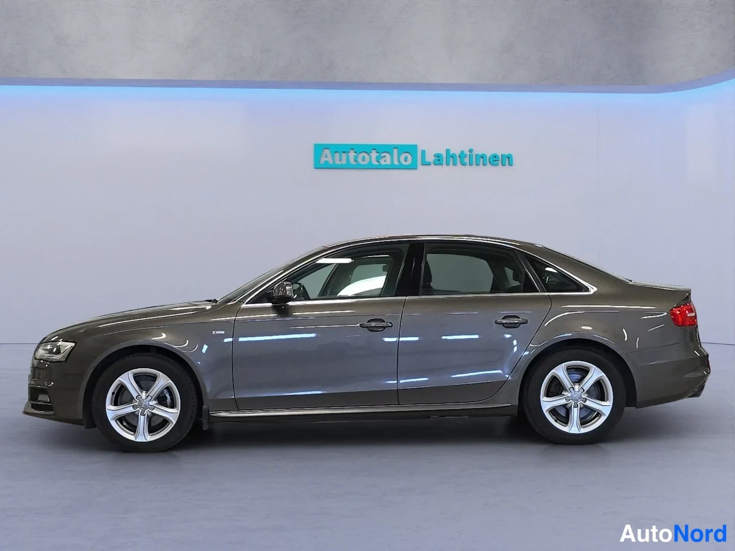 Grey Audi A4 2015, side, photo 5