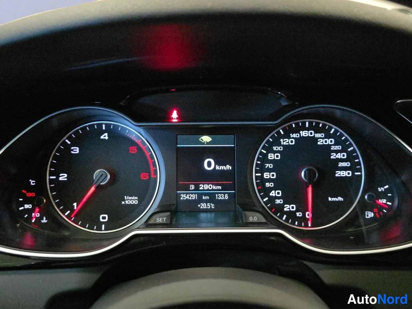 Grey Audi A4 2015, detail, photo 16