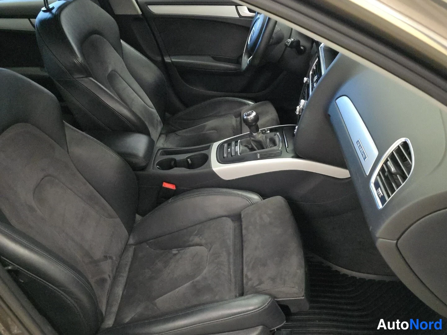 Grey Audi A4 2015, front seats, photo 13