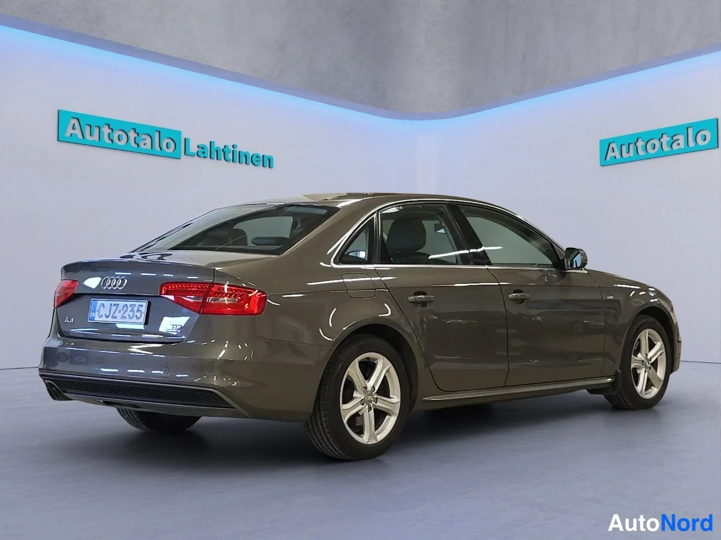 Grey Audi A4 2015, rear three-quarter, photo 7