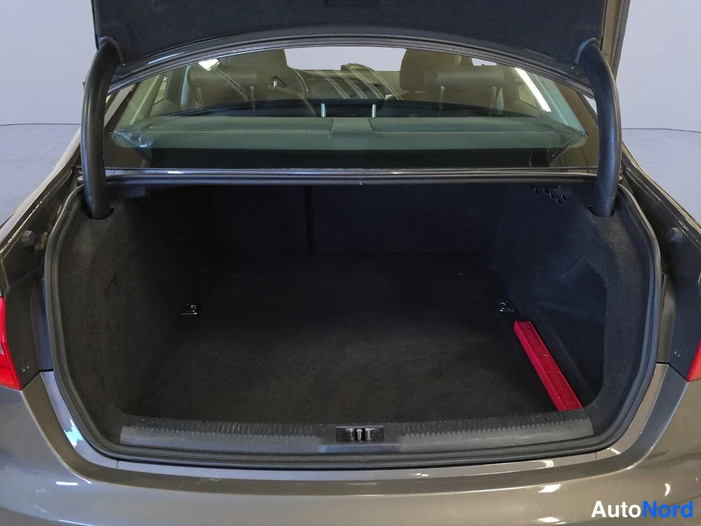 Grey Audi A4 2015, boot, photo 15