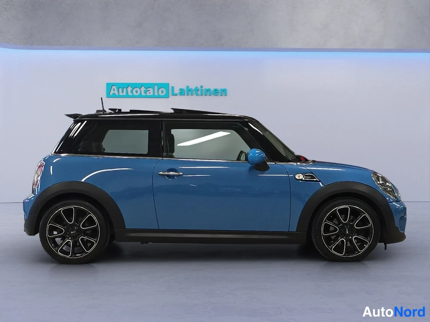 Sininen Mini Cooper S 2013, etuviisto, keula oikealle, kuva 2