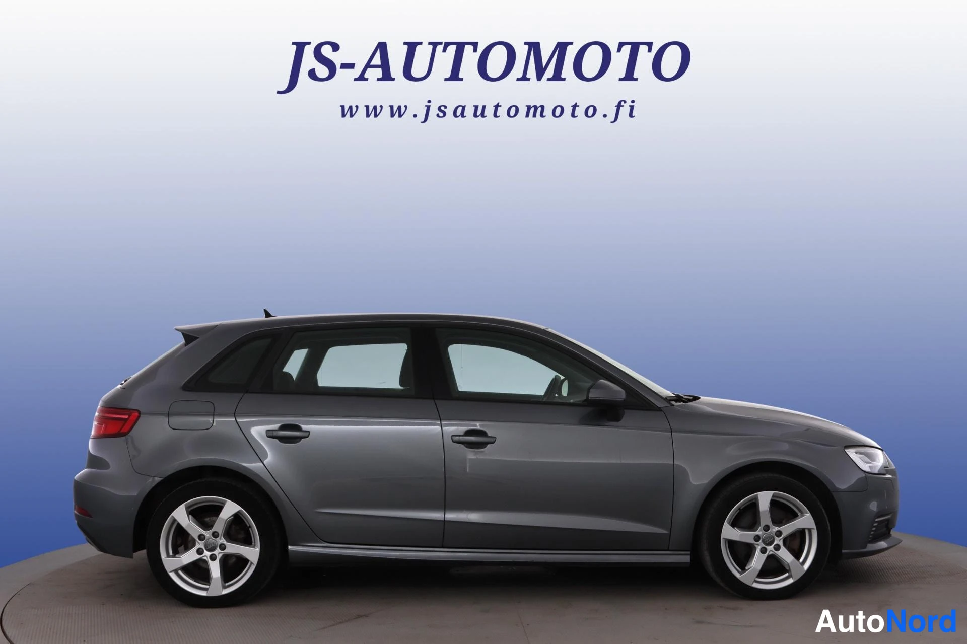 Grey Audi A3 2020, front three-quarter, nose to the right, photo 3