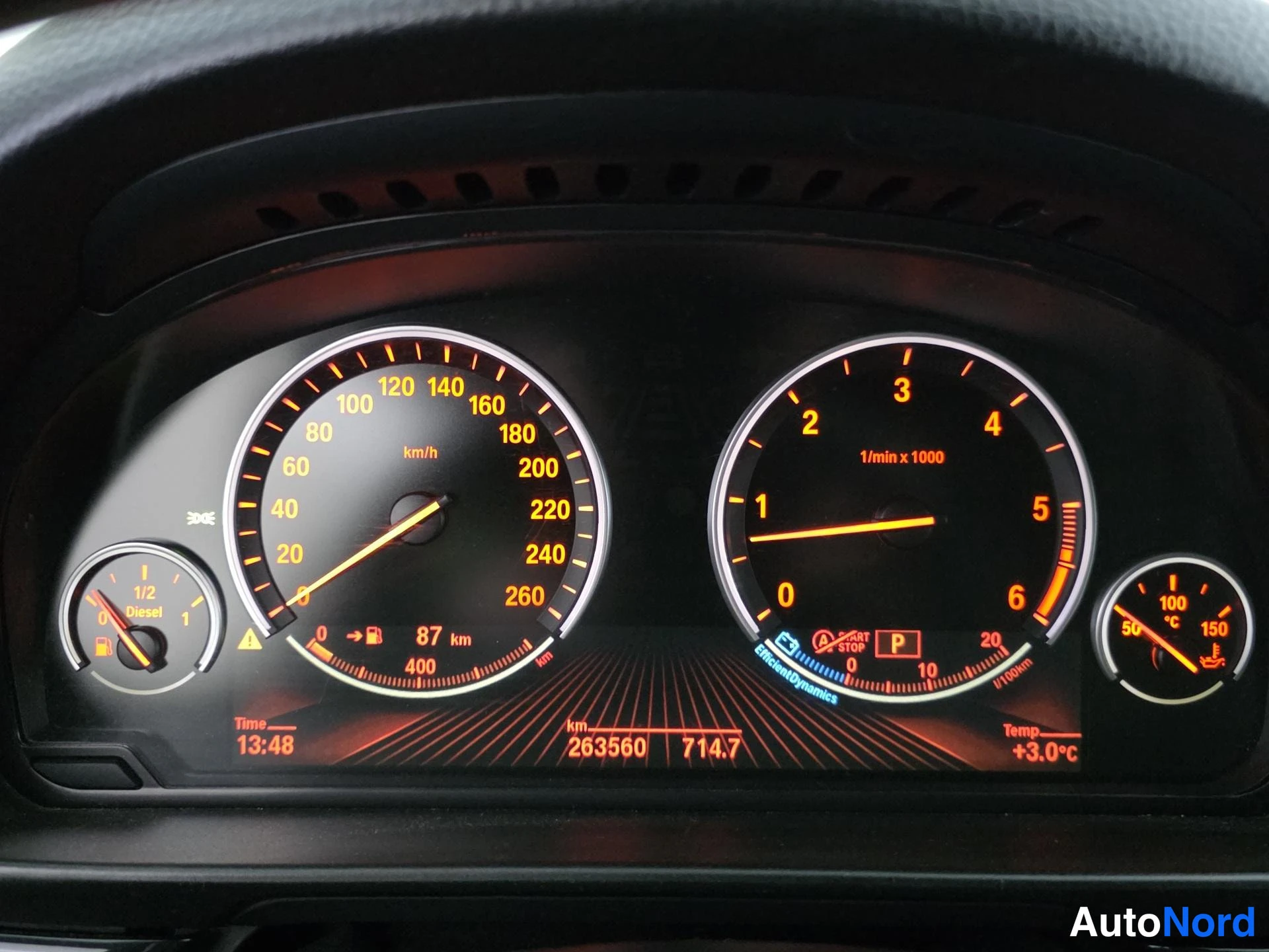 Musta BMW 530d 2014, yksityiskohta, kuva 17