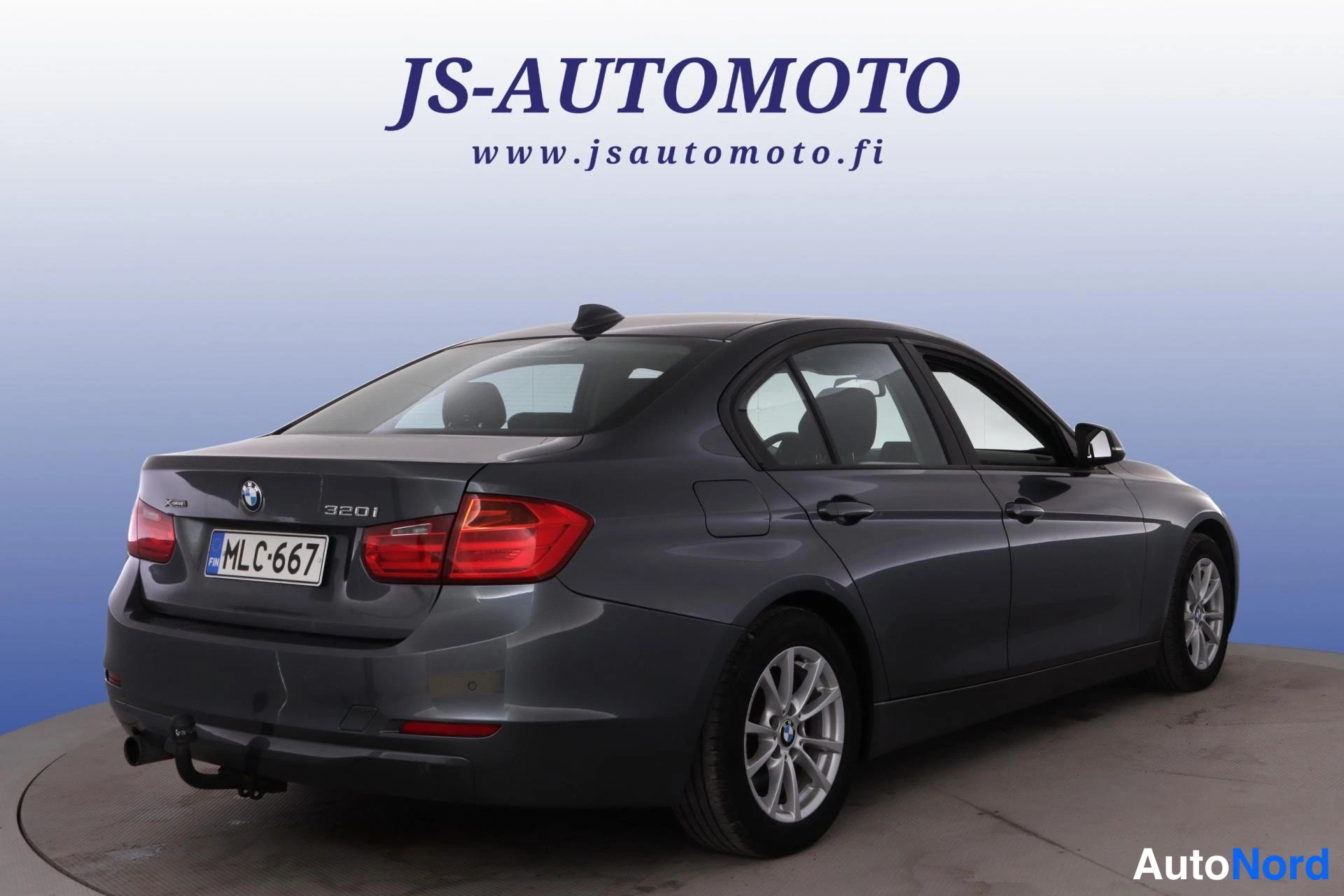 Harmaa BMW 320i 2013, takaviisto, kuva 5