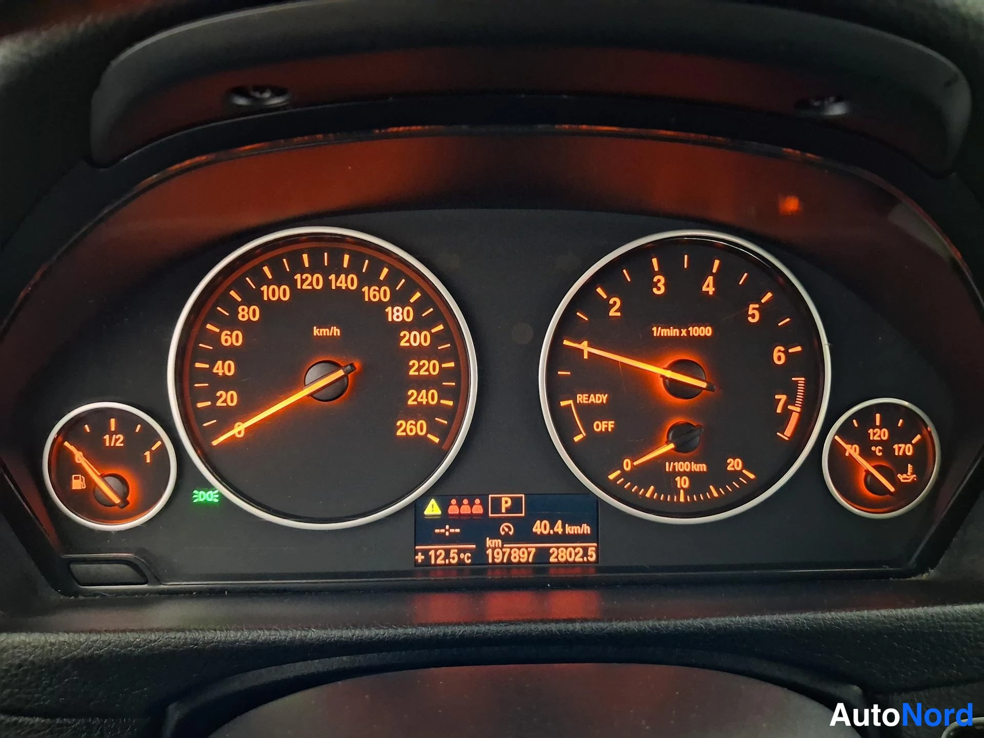 Harmaa BMW 320i 2013, yksityiskohta, kuva 15