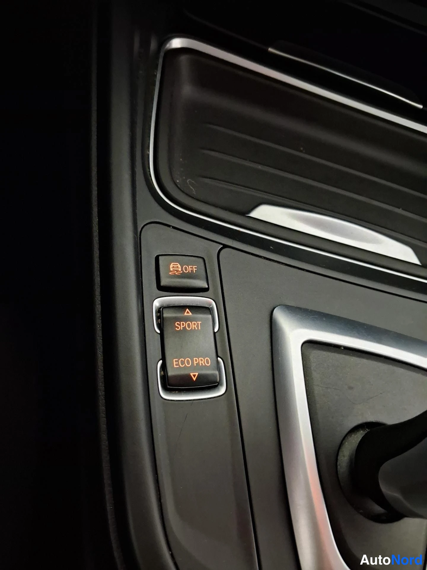 Harmaa BMW 320i 2013, yksityiskohta, kuva 19
