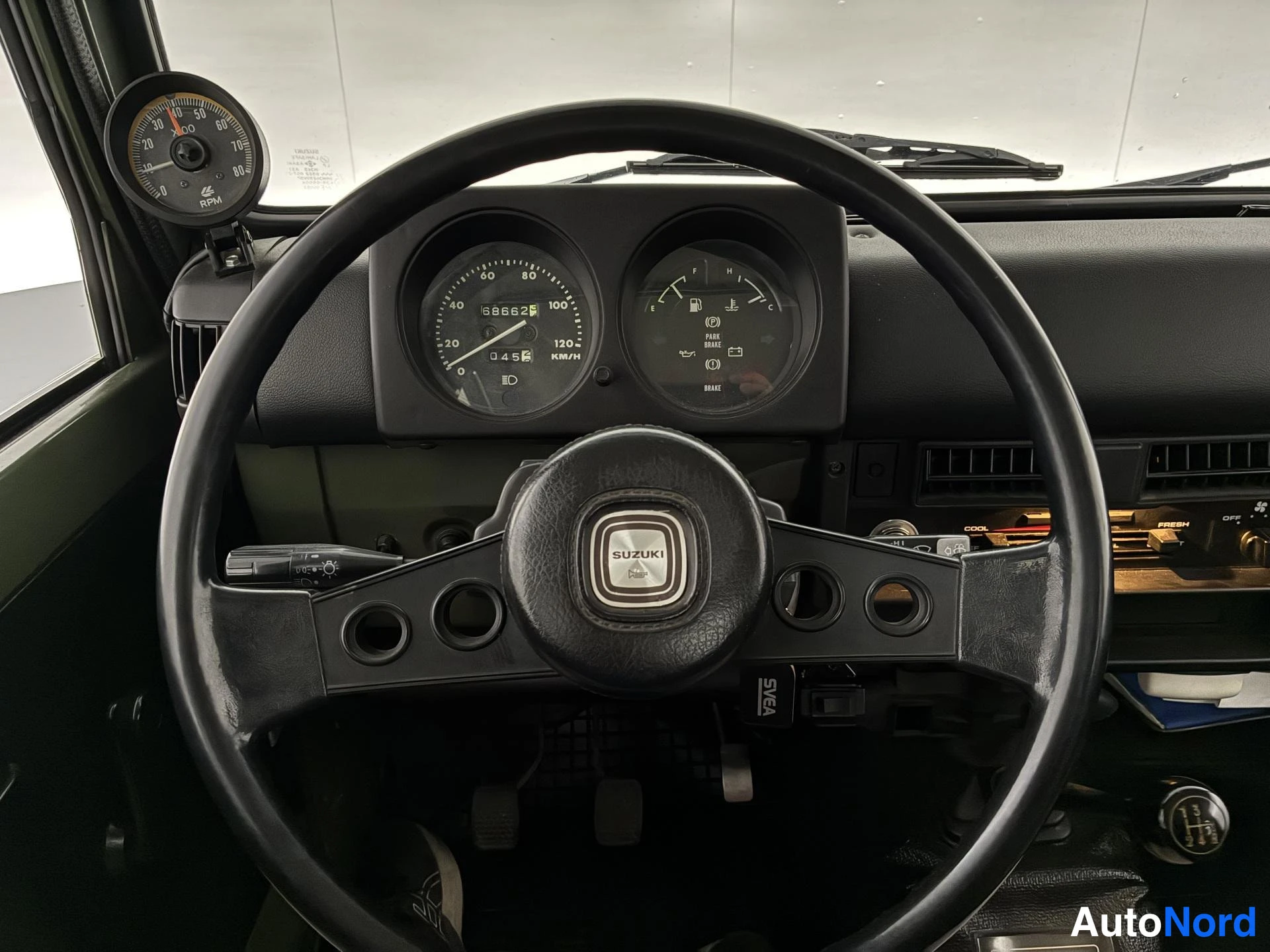 Vihreä Suzuki SJ410 1982, yksityiskohta, kuva 14