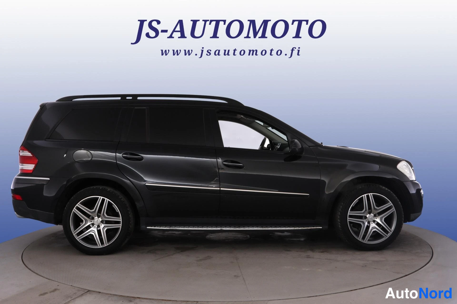 Musta Mercedes-Benz GL 2007, etuviisto, keula oikealle, kuva 3