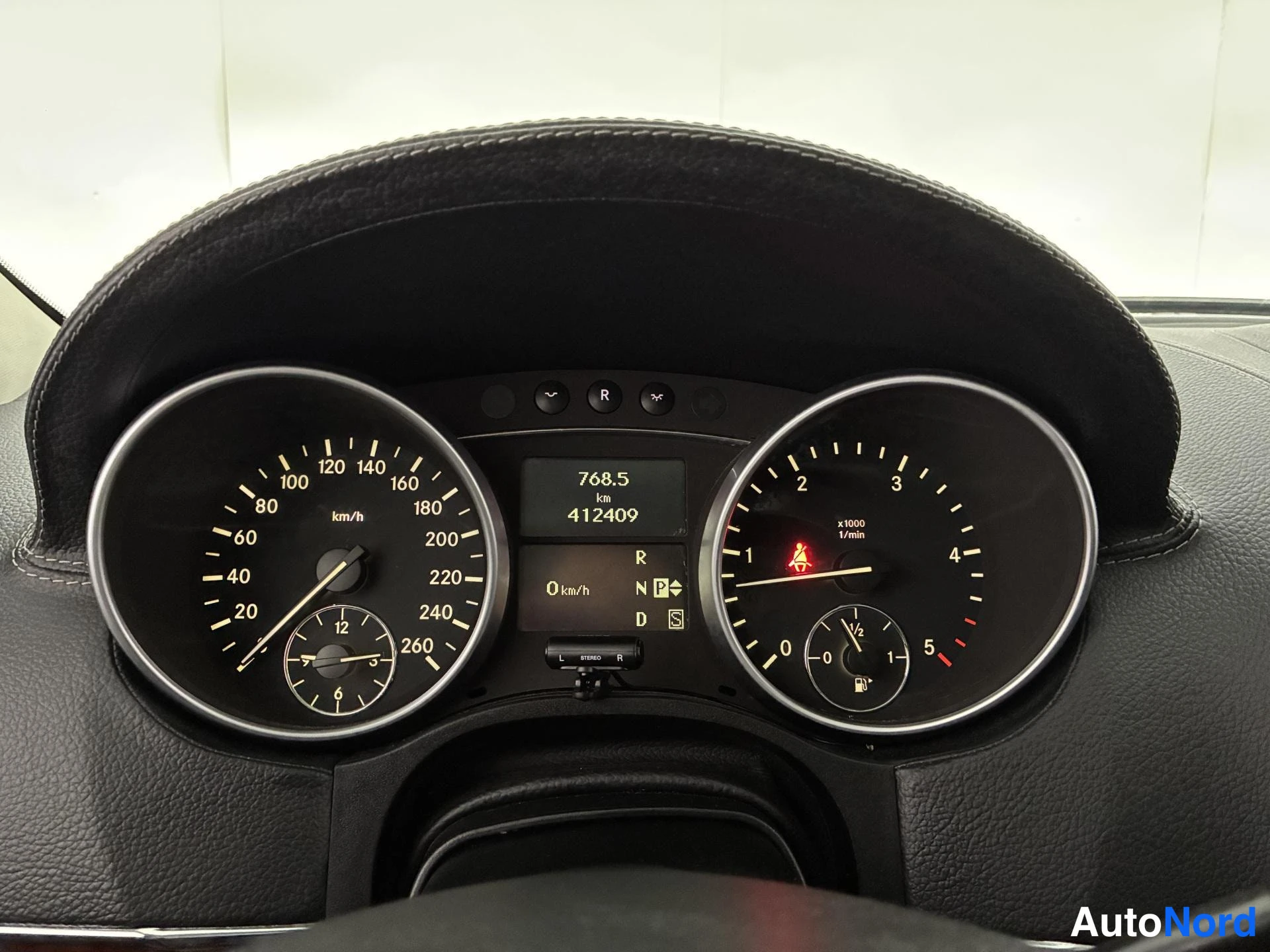 Musta Mercedes-Benz GL 2007, yksityiskohta, kuva 22