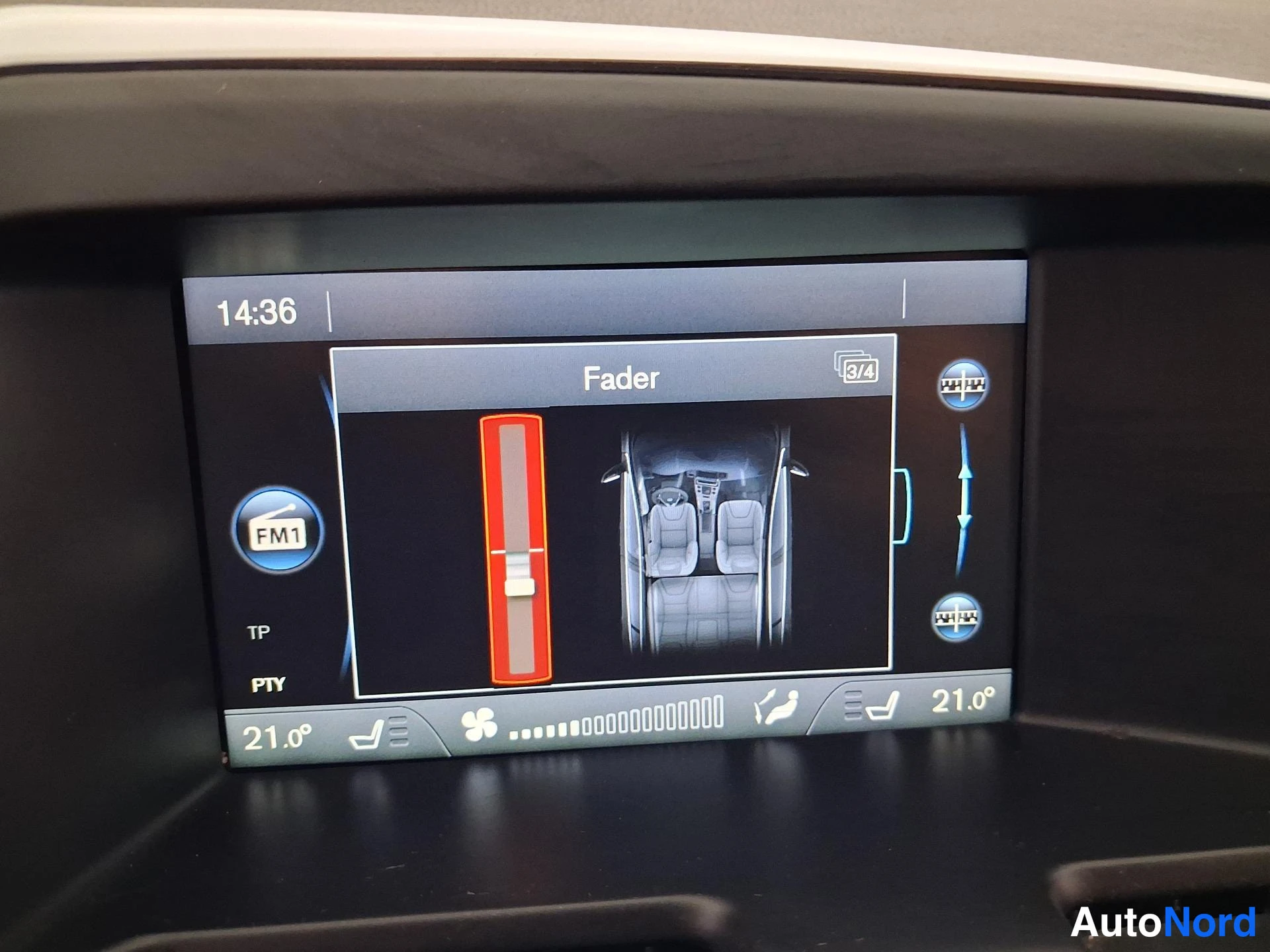 Valkoinen Volvo XC60 2013, yksityiskohta, kuva 20