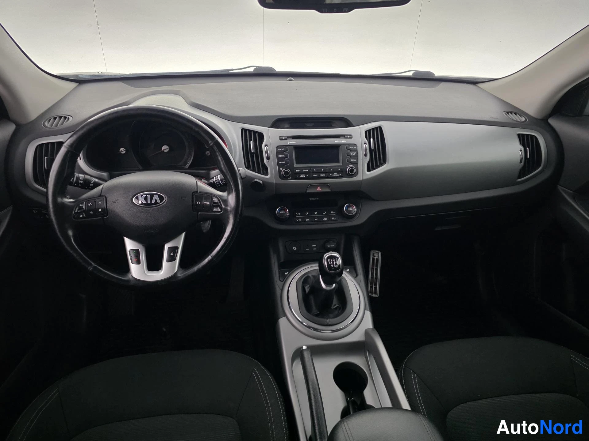 Musta Kia Sportage 2016, ohjaamo, kuva 9