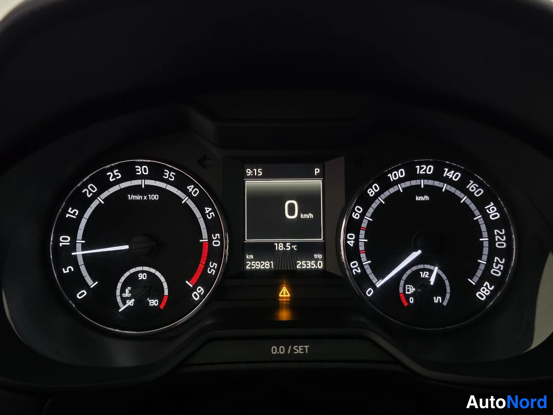 Musta Skoda Octavia 2014, yksityiskohta, kuva 16