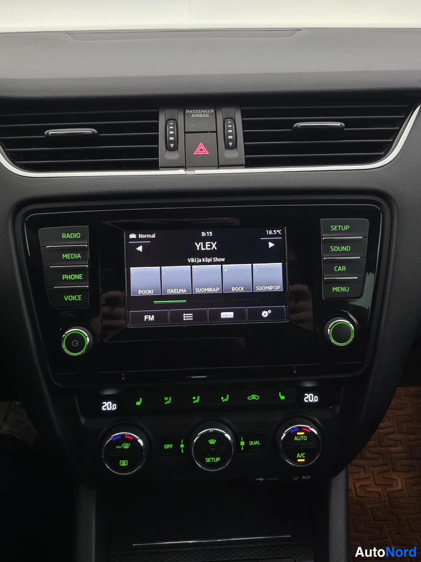 Musta Skoda Octavia 2014, yksityiskohta, kuva 17