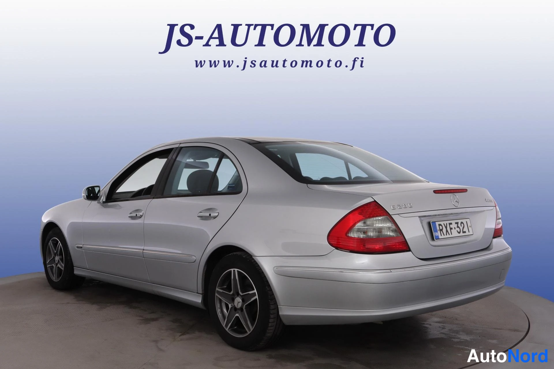 Harmaa Mercedes-Benz E 2006, takaviisto, kuva 6