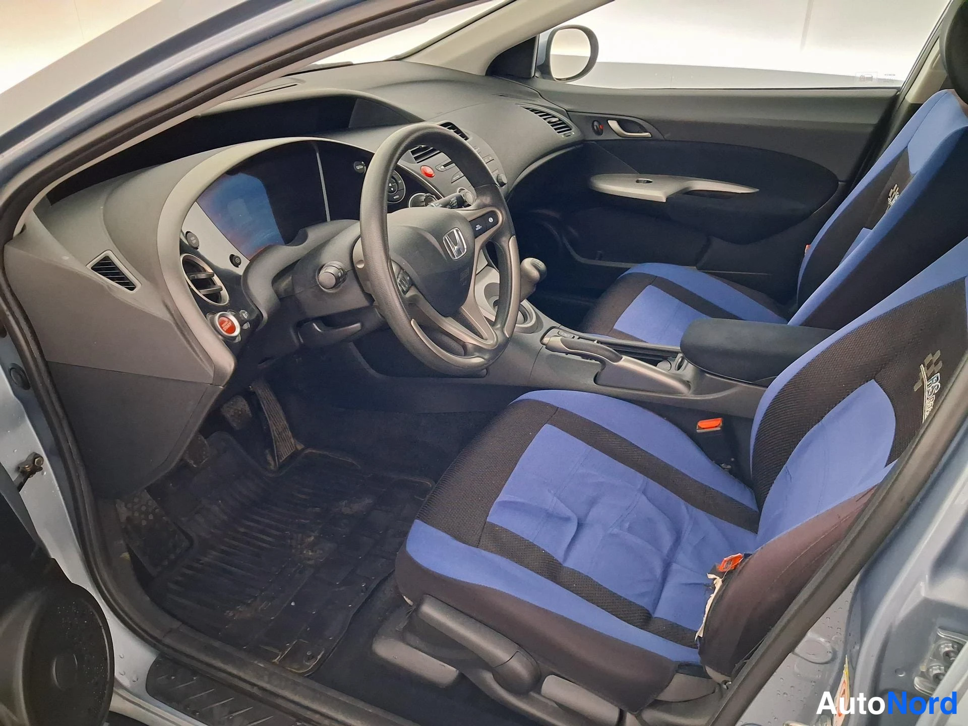 Blå Honda Civic 2007, förarplats, bild 7