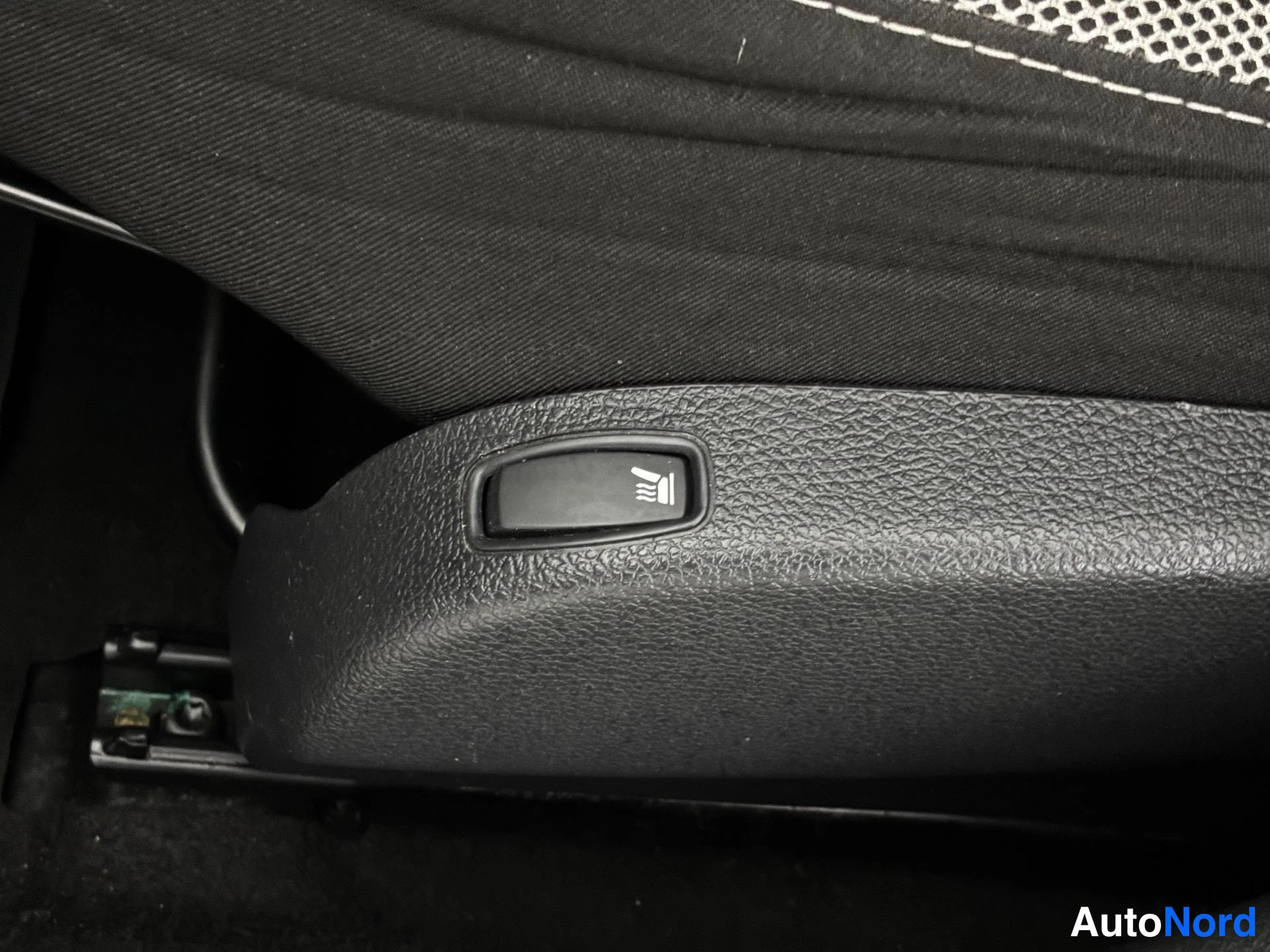 White Dacia Sandero 2018, detail, photo 19