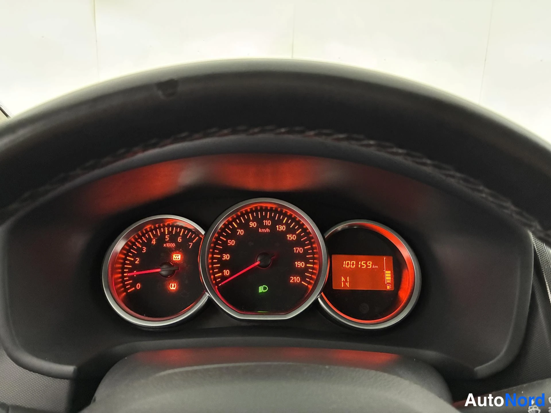 White Dacia Sandero 2018, detail, photo 16