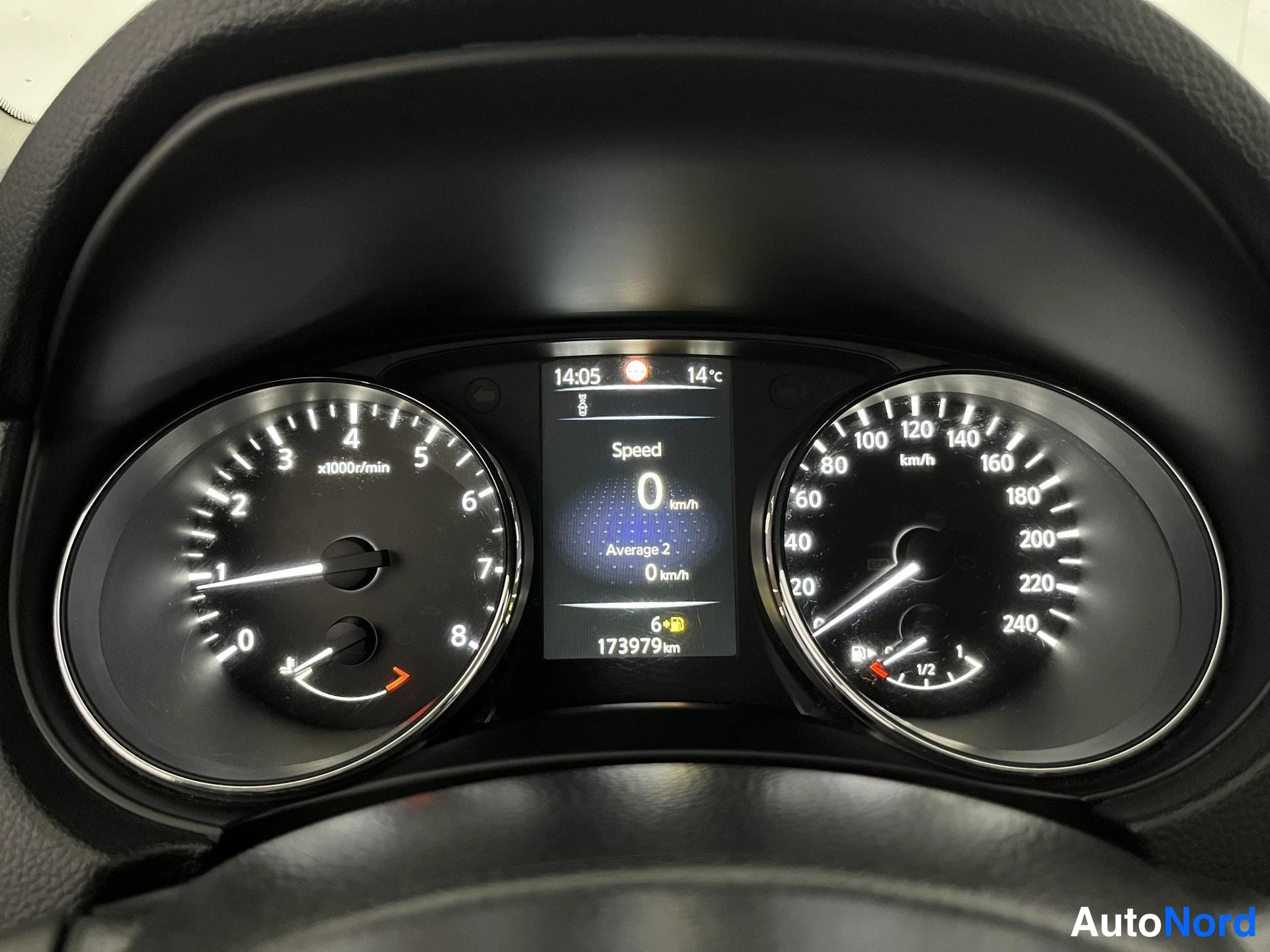 Silver Nissan Qashqai 2016, detalj, bild 15