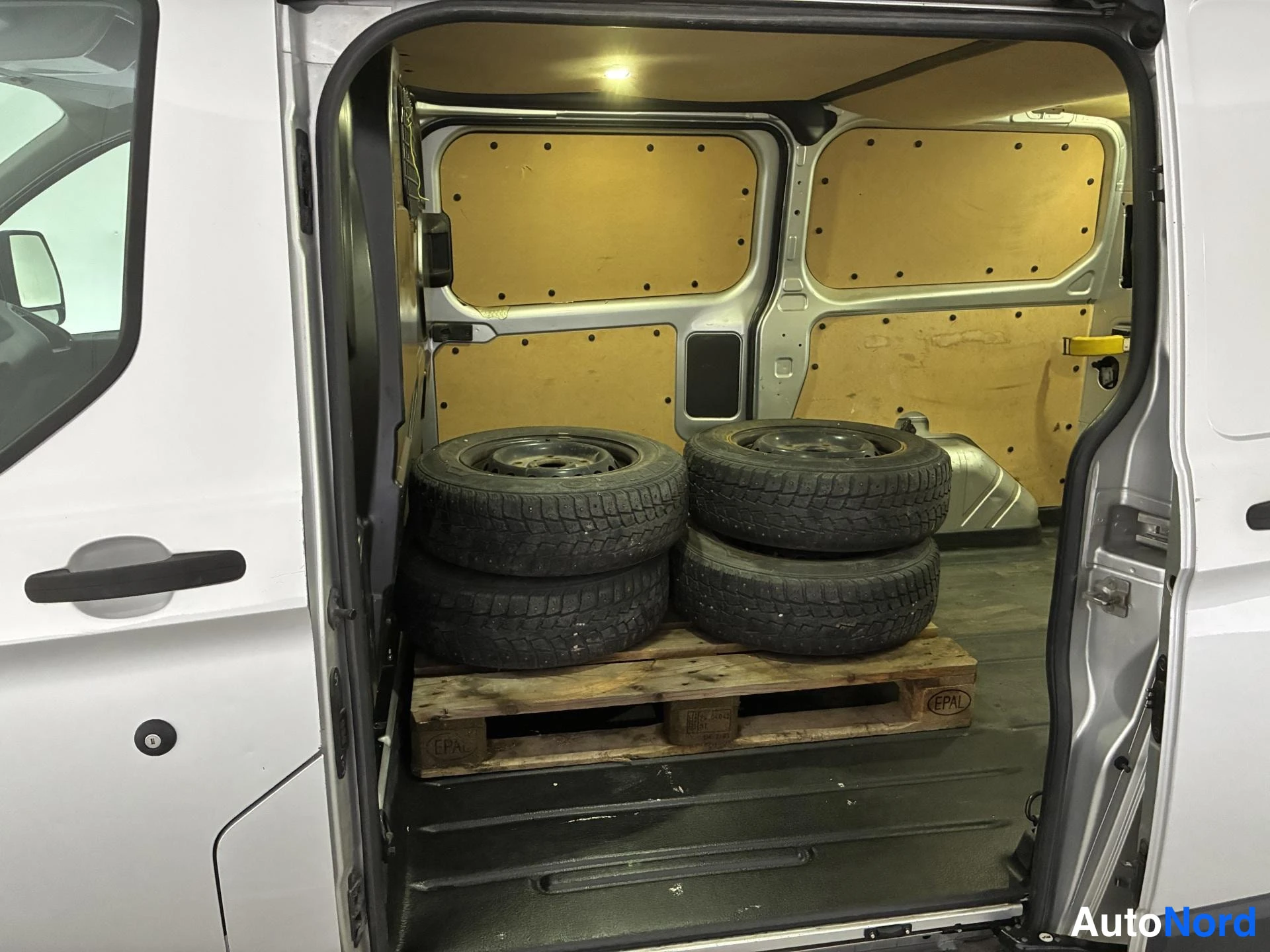Grå Ford Transit Custom 2013, bagageutrymme, bild 12