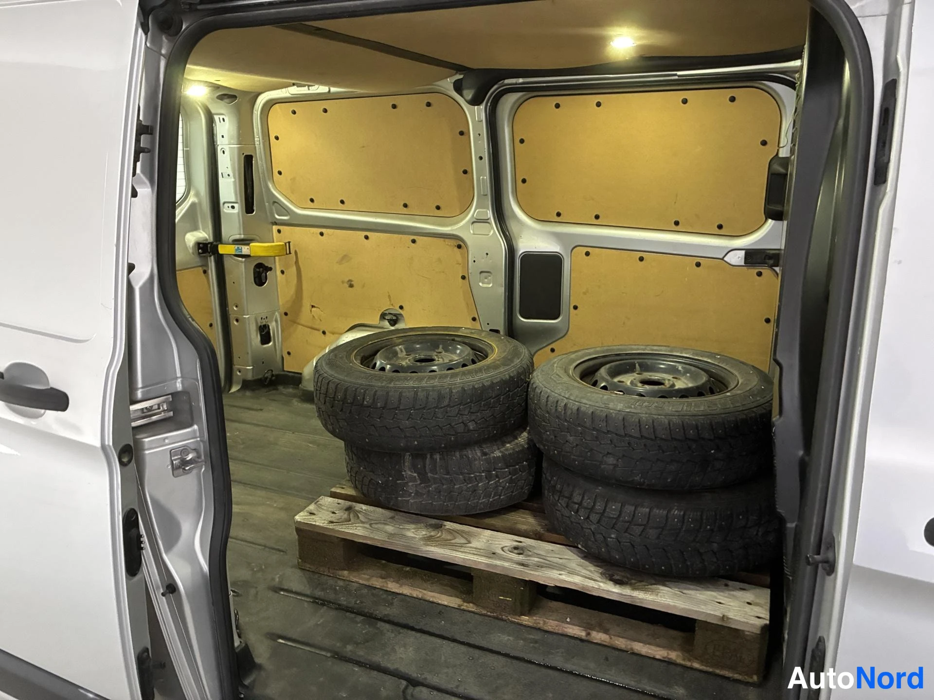 Grå Ford Transit Custom 2013, bagageutrymme, bild 10