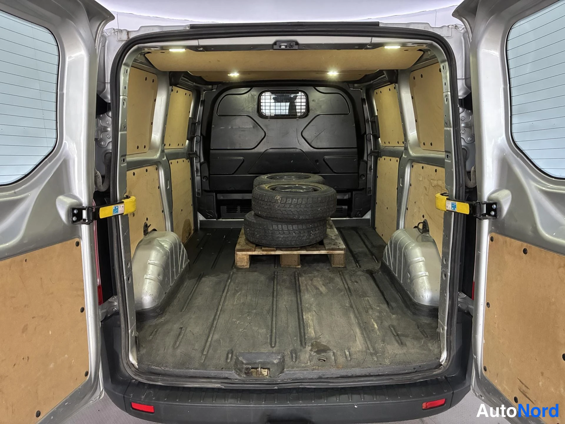 Grå Ford Transit Custom 2013, bagageutrymme, bild 11