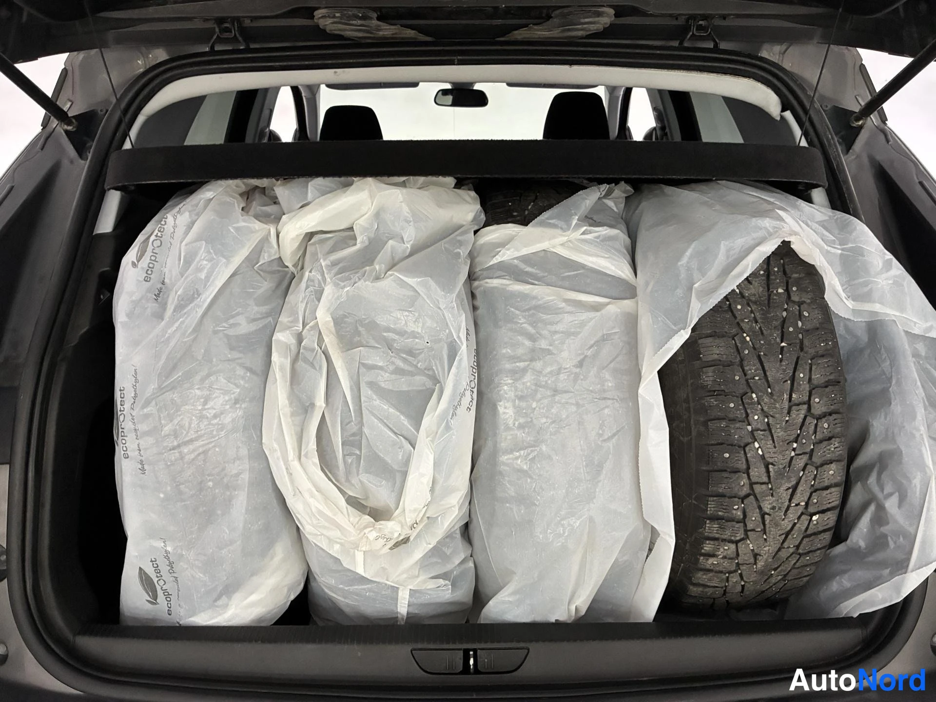 Harmaa Opel Grandland X 2019, tavaratila, kuva 15