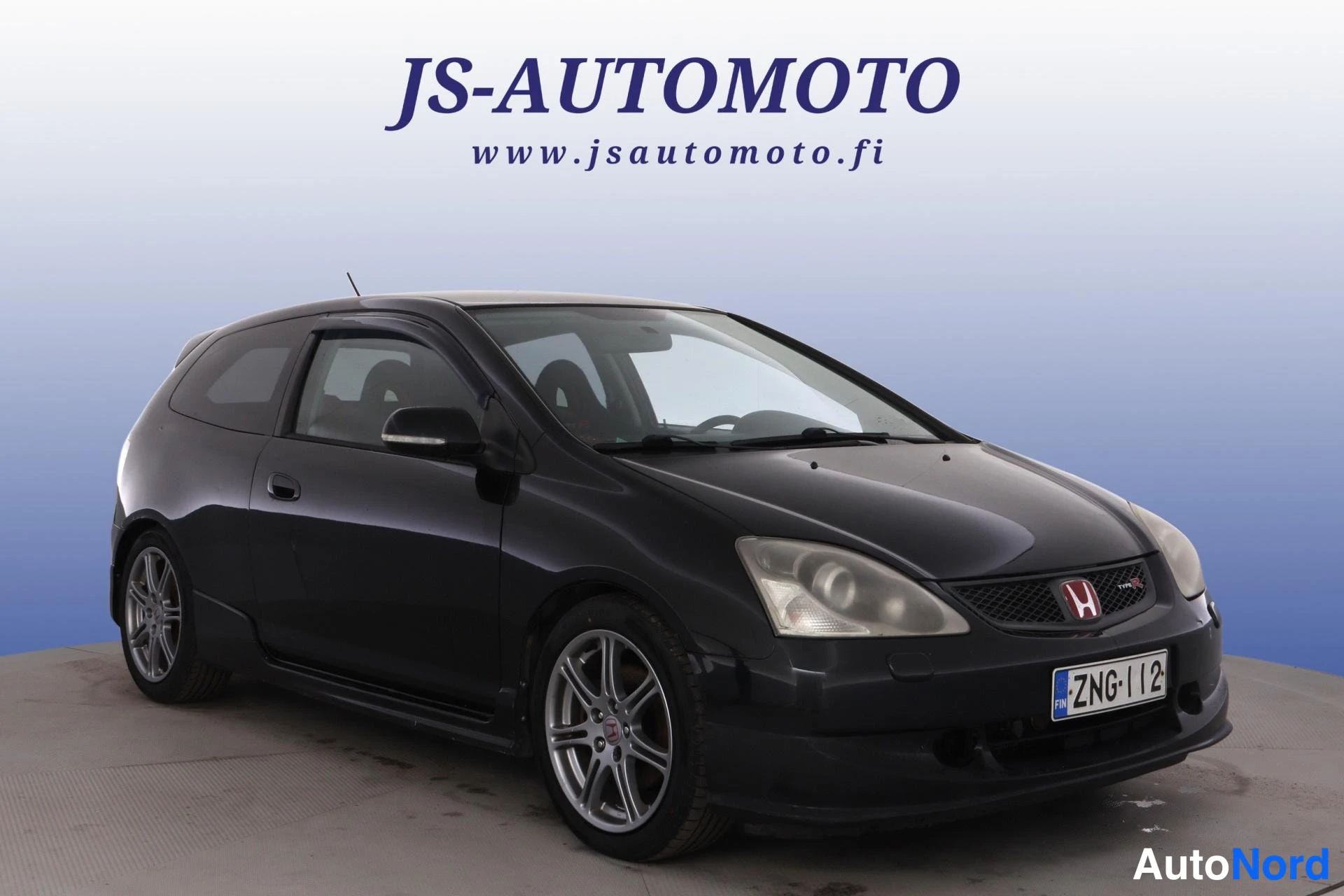 Musta Honda Civic 2004, etuviisto, keula oikealle, kuva 3