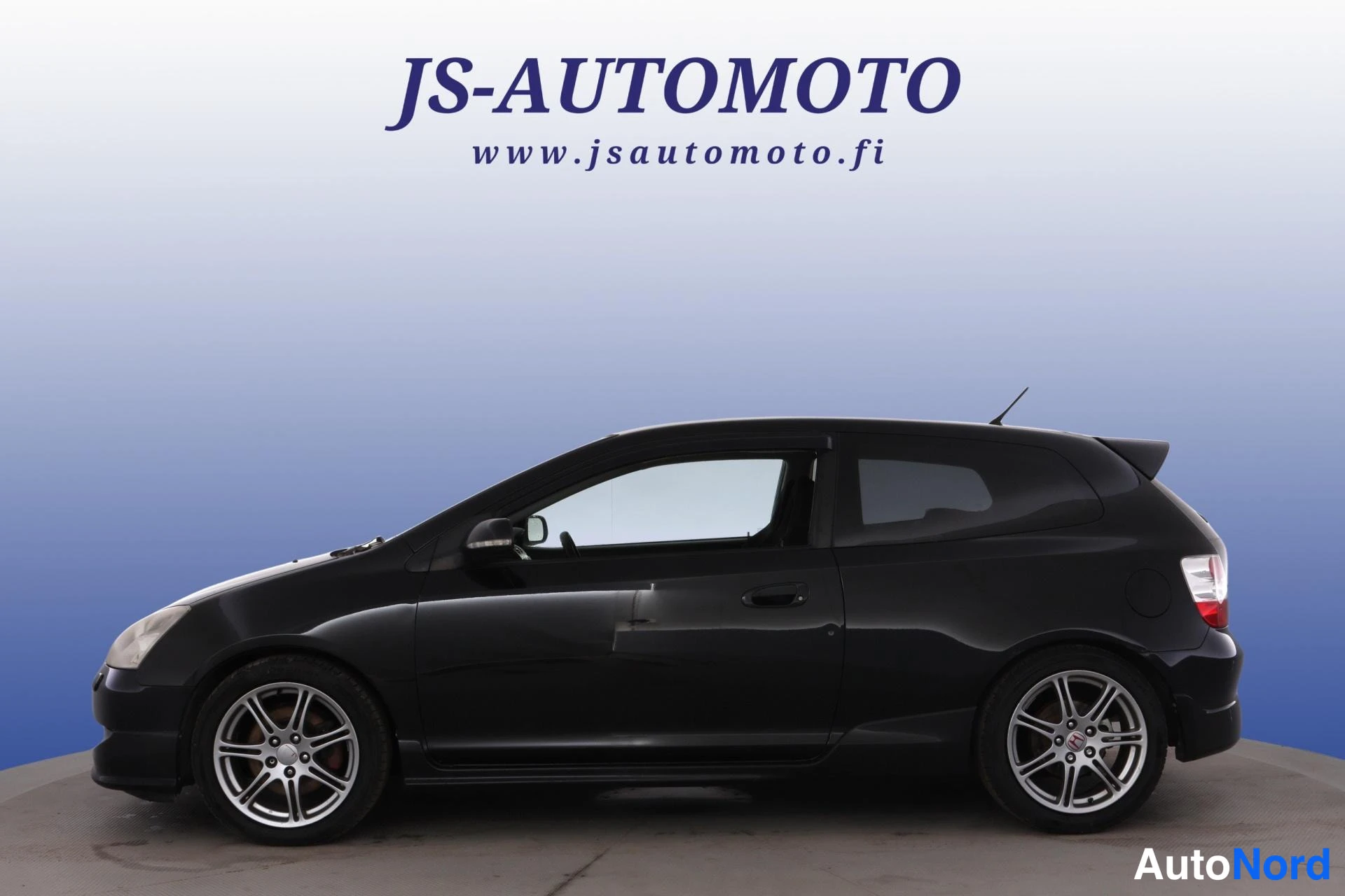 Musta Honda Civic 2004, etuviisto, keula vasemmalle, kuva 2
