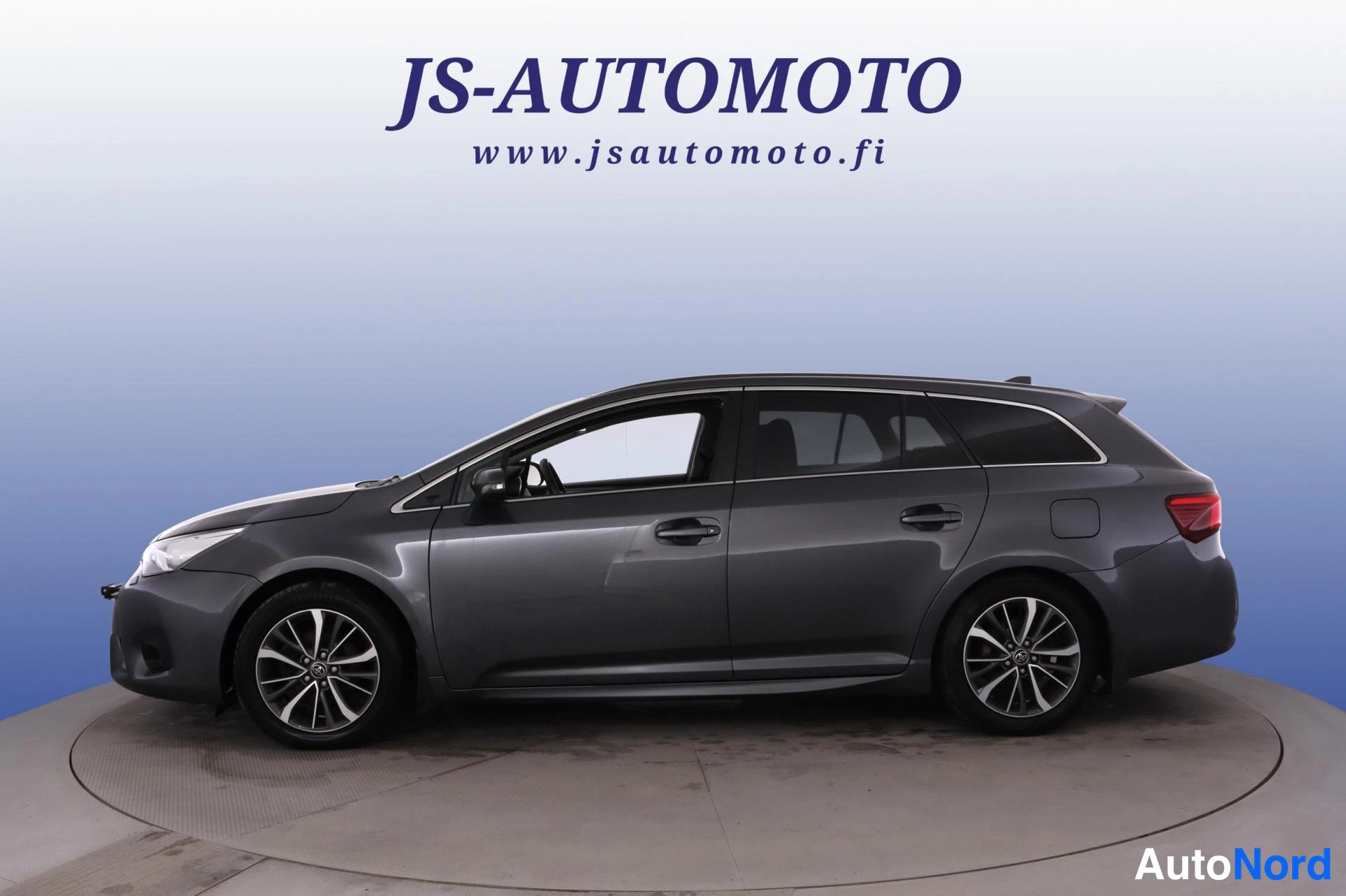Harmaa Toyota Avensis 2015, sivulta, kuva 4