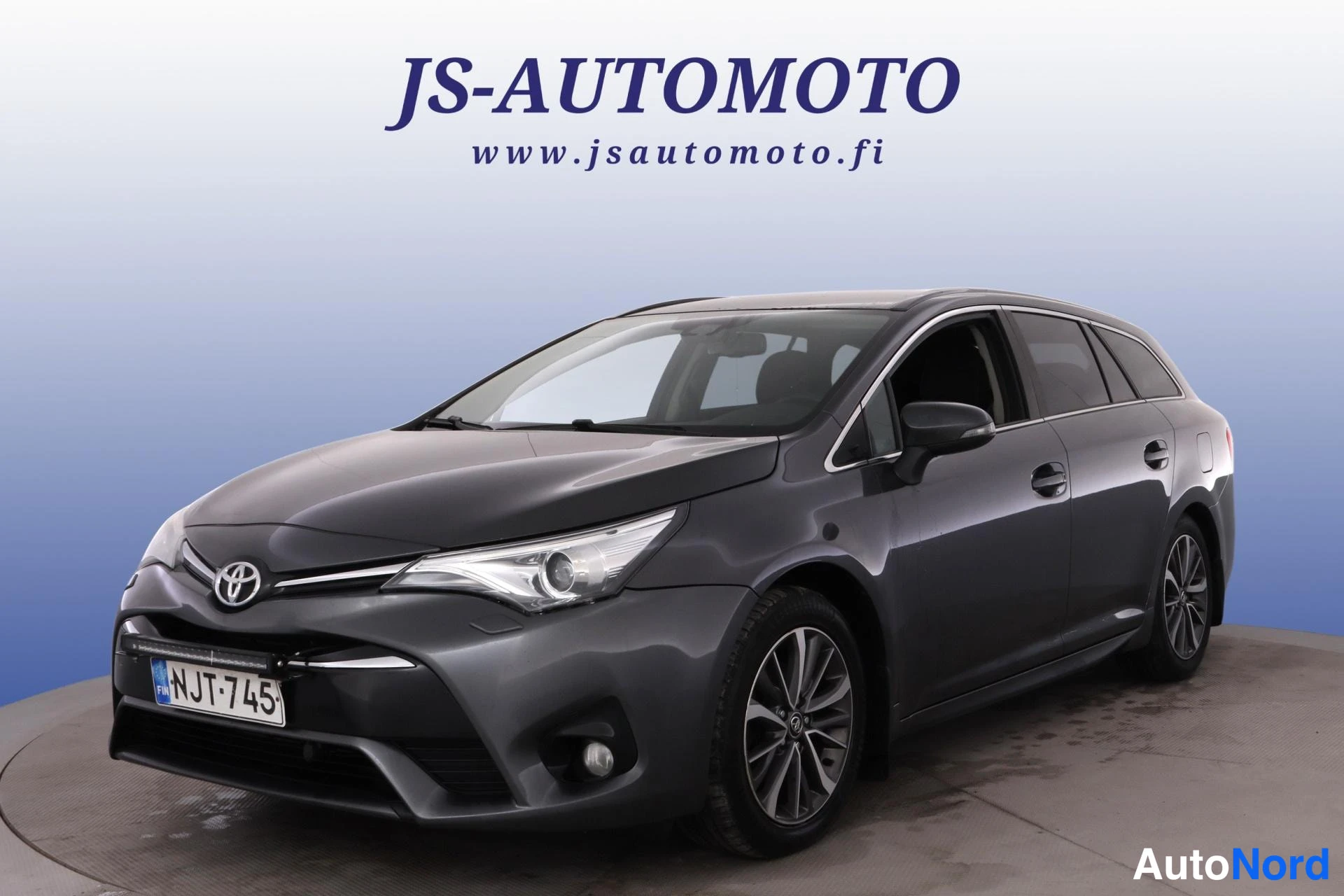 Toyota Avensis 2015