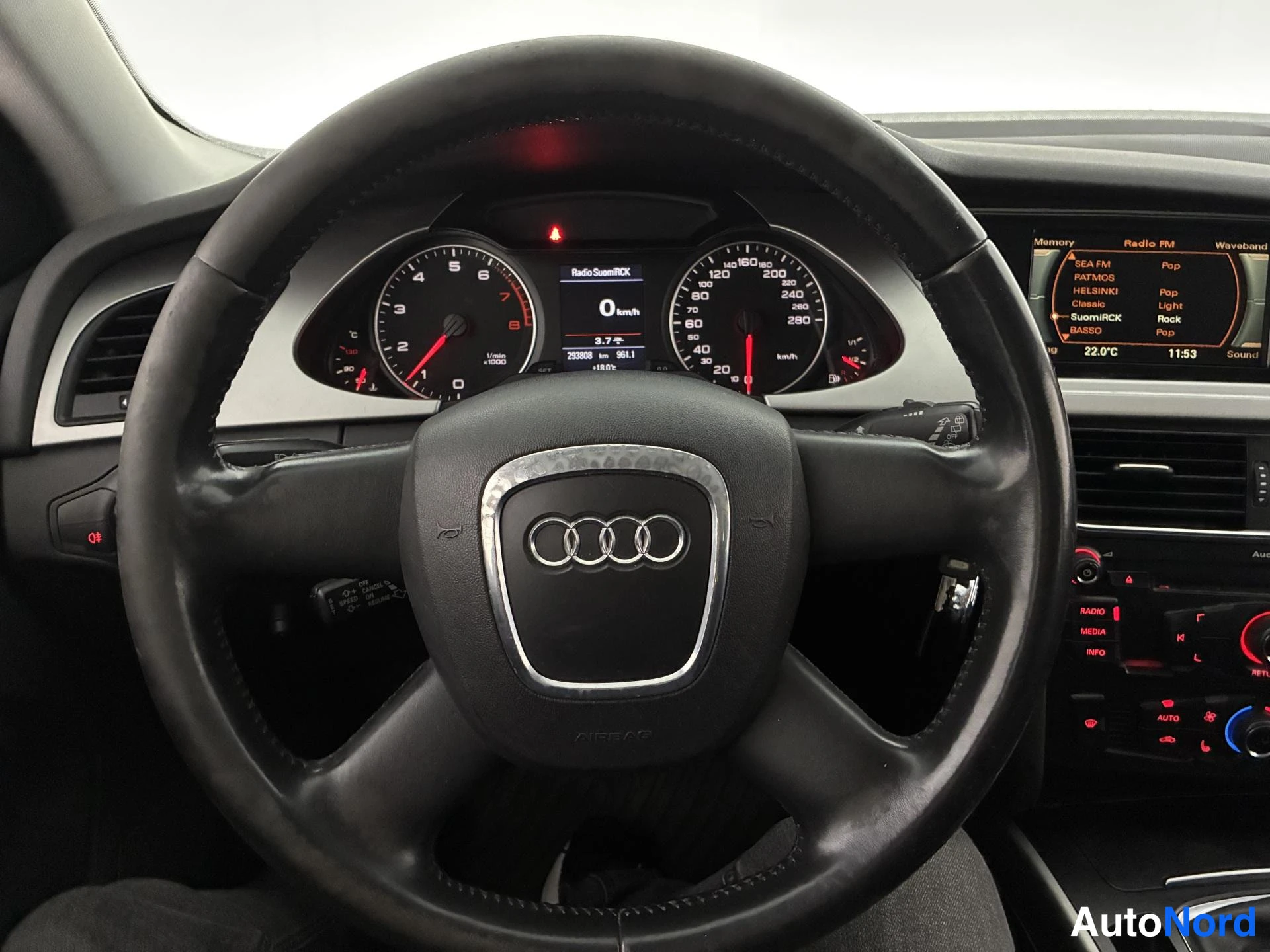 Harmaa Audi A4 2009, yksityiskohta, kuva 15