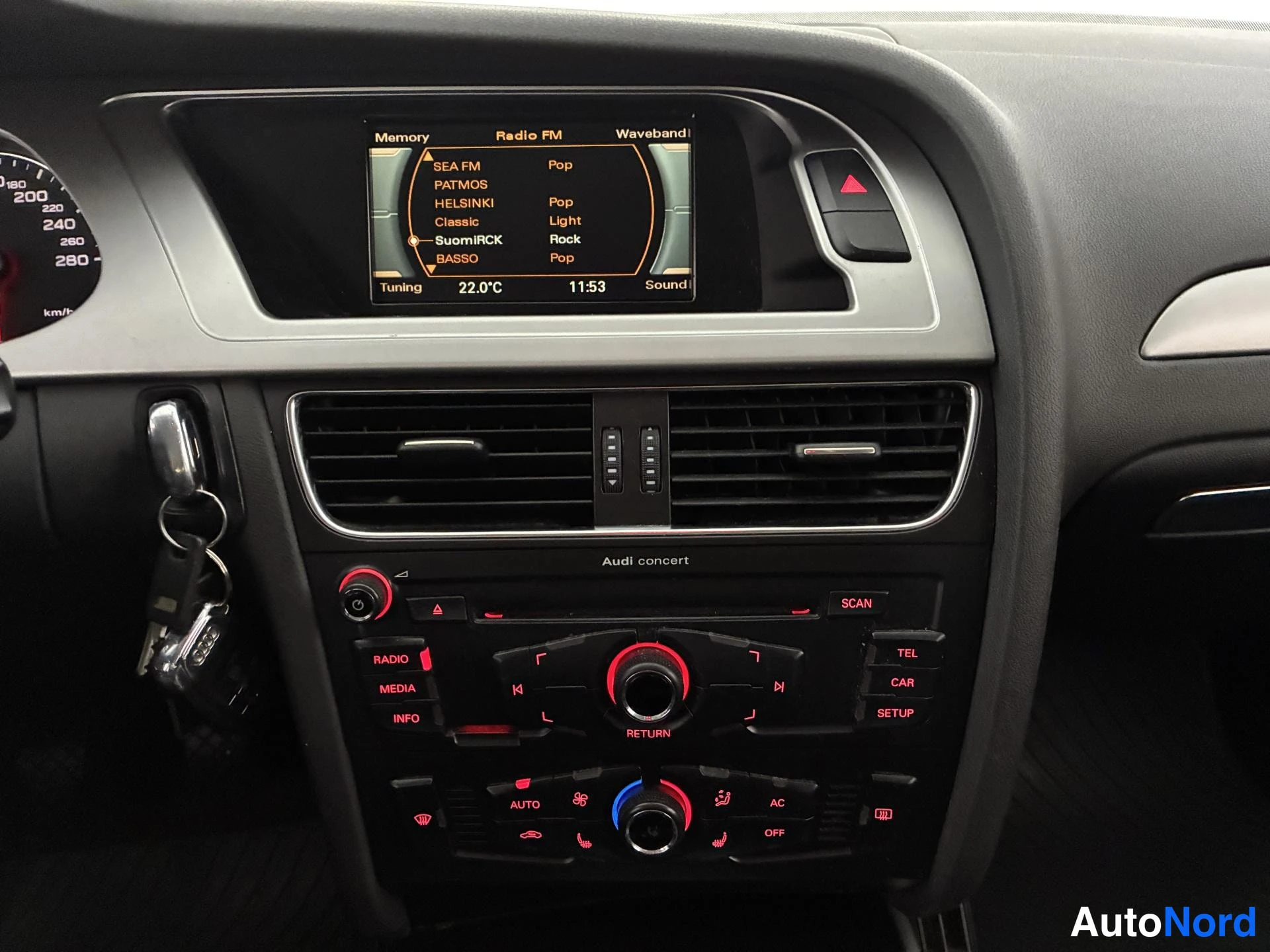 Harmaa Audi A4 2009, yksityiskohta, kuva 17