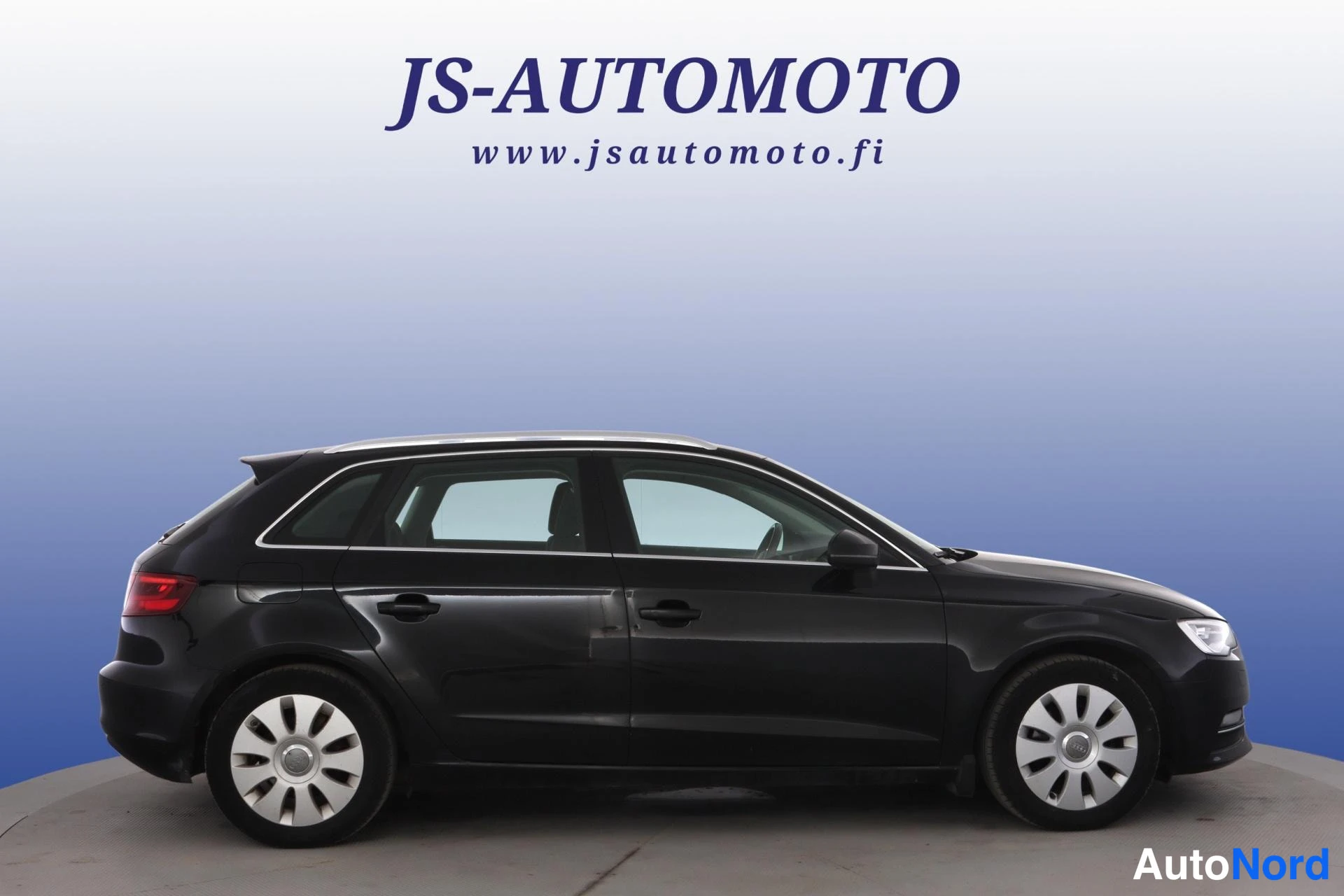 Black Audi A3 2016, front three-quarter, nose to the right, photo 3