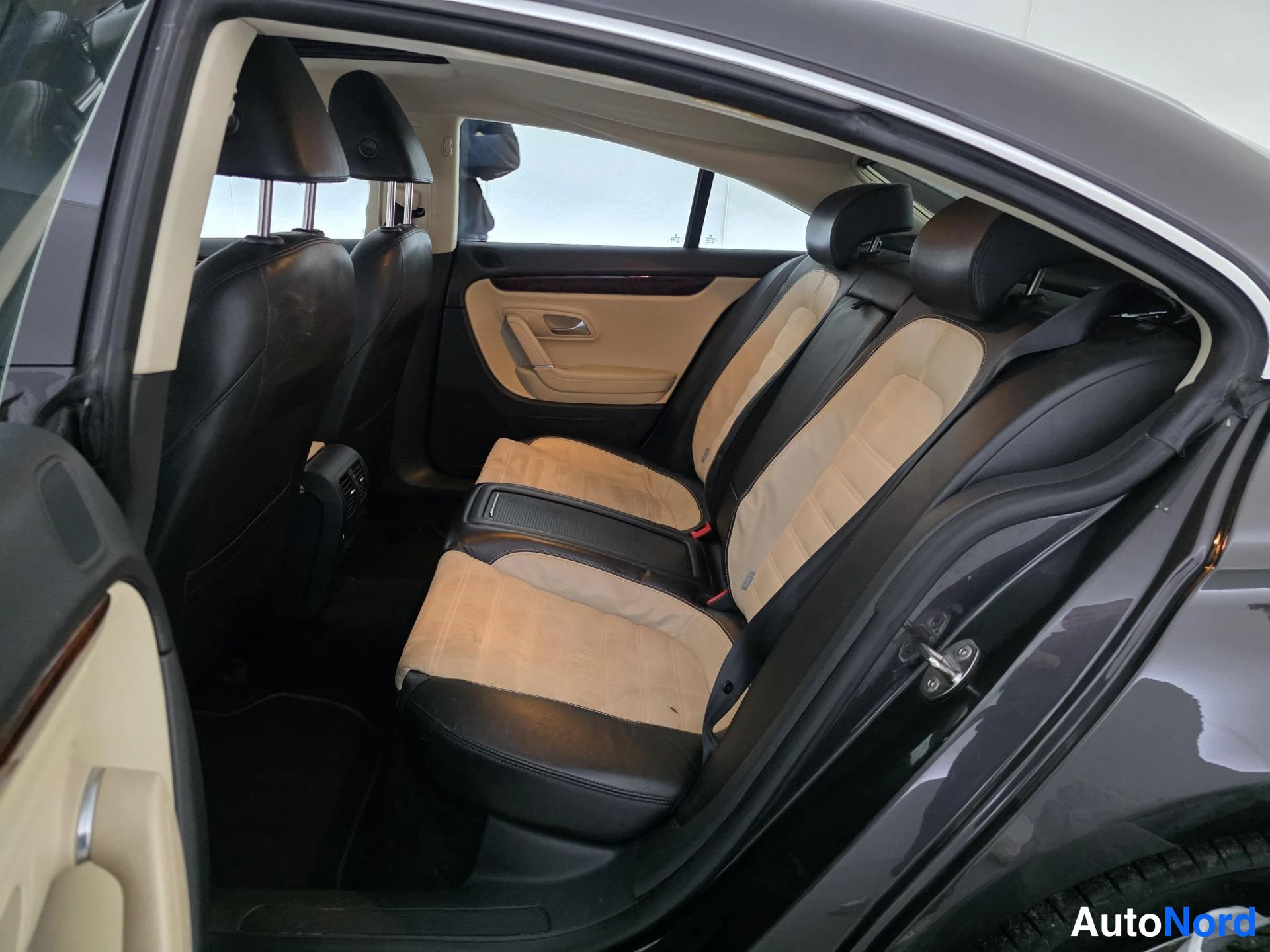Musta Volkswagen Passat CC 2009, takaistuimet, kuva 12